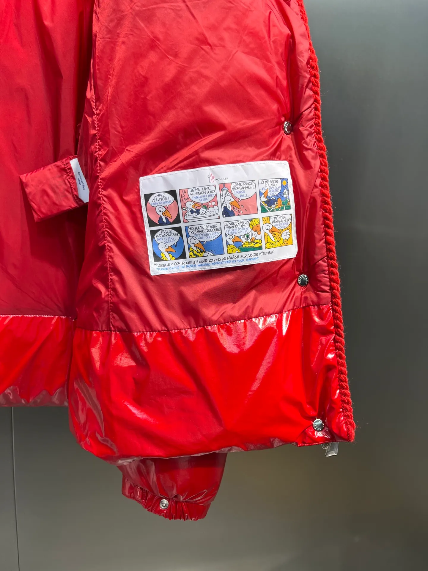 P860 Moncler🌟25 new oil wax leather waist style GLAREIN hooded long-sleeved down jacket for women. Oil wax leather coated new fabric, slim design style, warm and slimming, 90% duck down filling, molded custom hardware. Color: red, white, blue, black Code number: 1234
