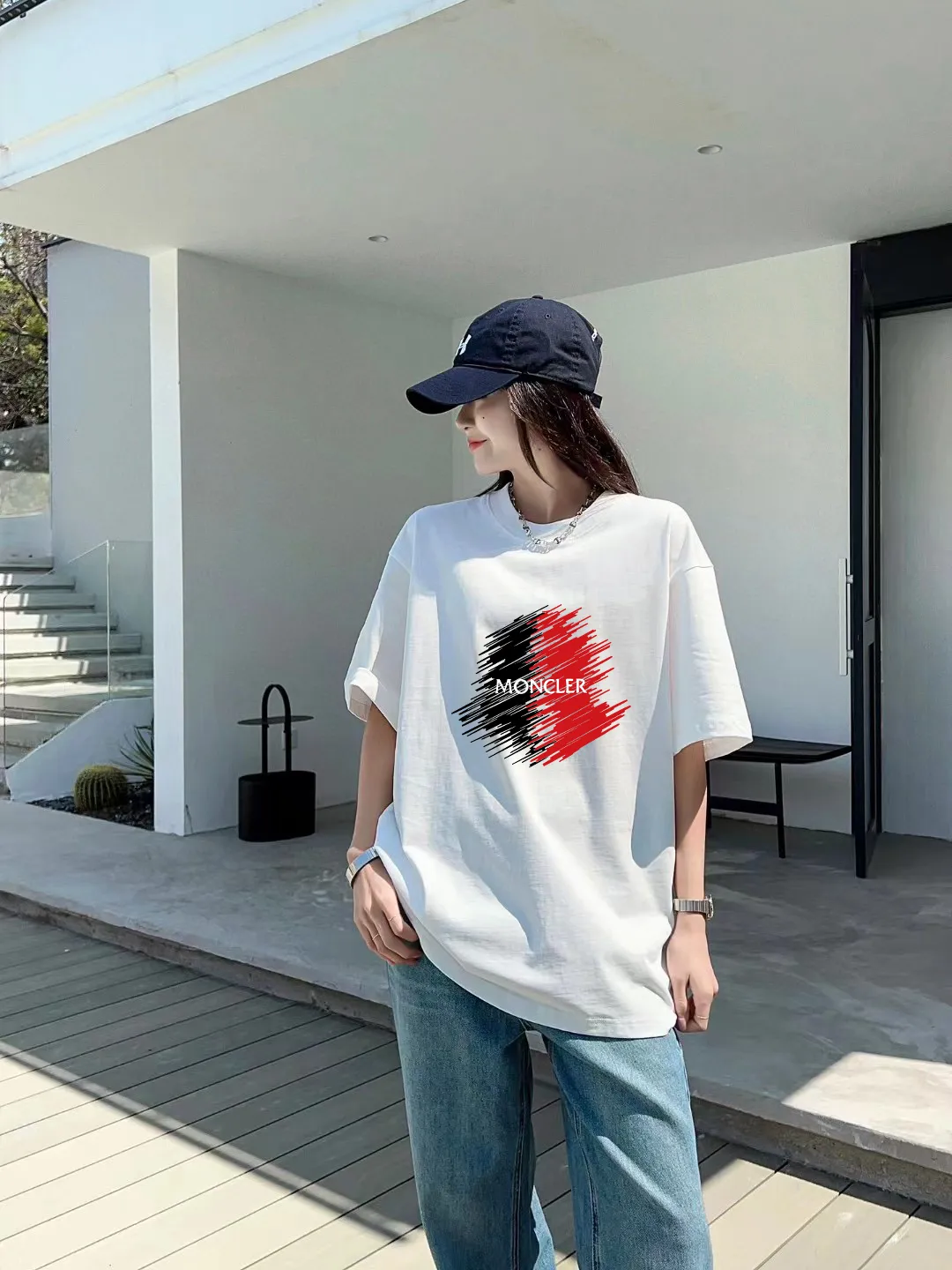 P140 [MONCLER] 2025FW short-sleeved T-shirt, LOGO printing, high-end 26s double yarn 300g fabric, heavy fabric, custom stretcher rib, same vat and dye, three standard complete, same style for men and women, color: black, white, size: S M L XL 2XL