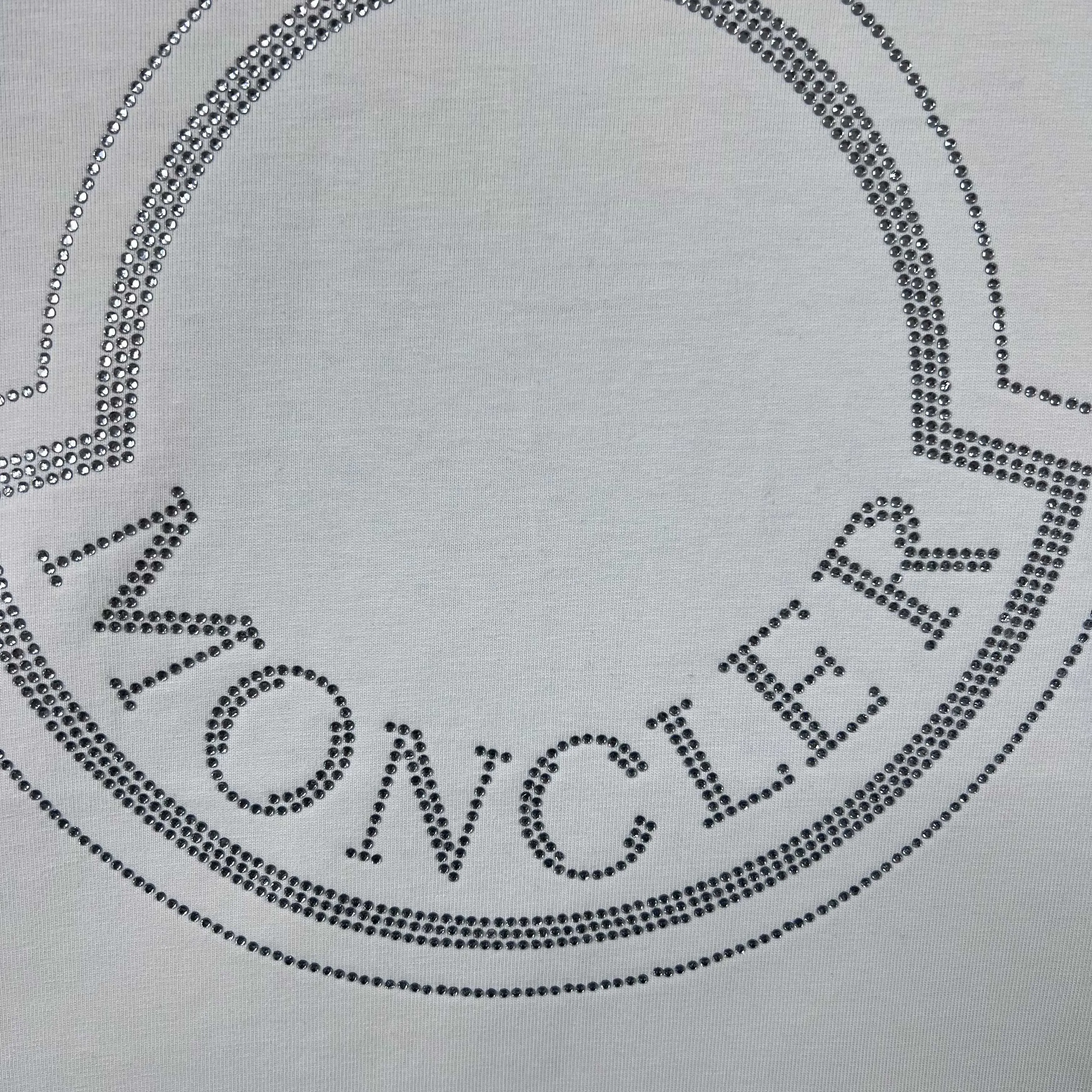 P220 (shipped the next day) MONCLER/Mask 2025Fw new autumn and winter style 400g pullover round neck long-sleeved sweatshirt Hot diamond letter logo Embossed technology Same style for men and women Brand classic Pure cotton fabric Official synchronization High version High quality Fashionable personality Versatile trend Pure original quality Original fabric Tag Collar label Washed wheat Three complete labels Color: Black. White. Size: S-XL