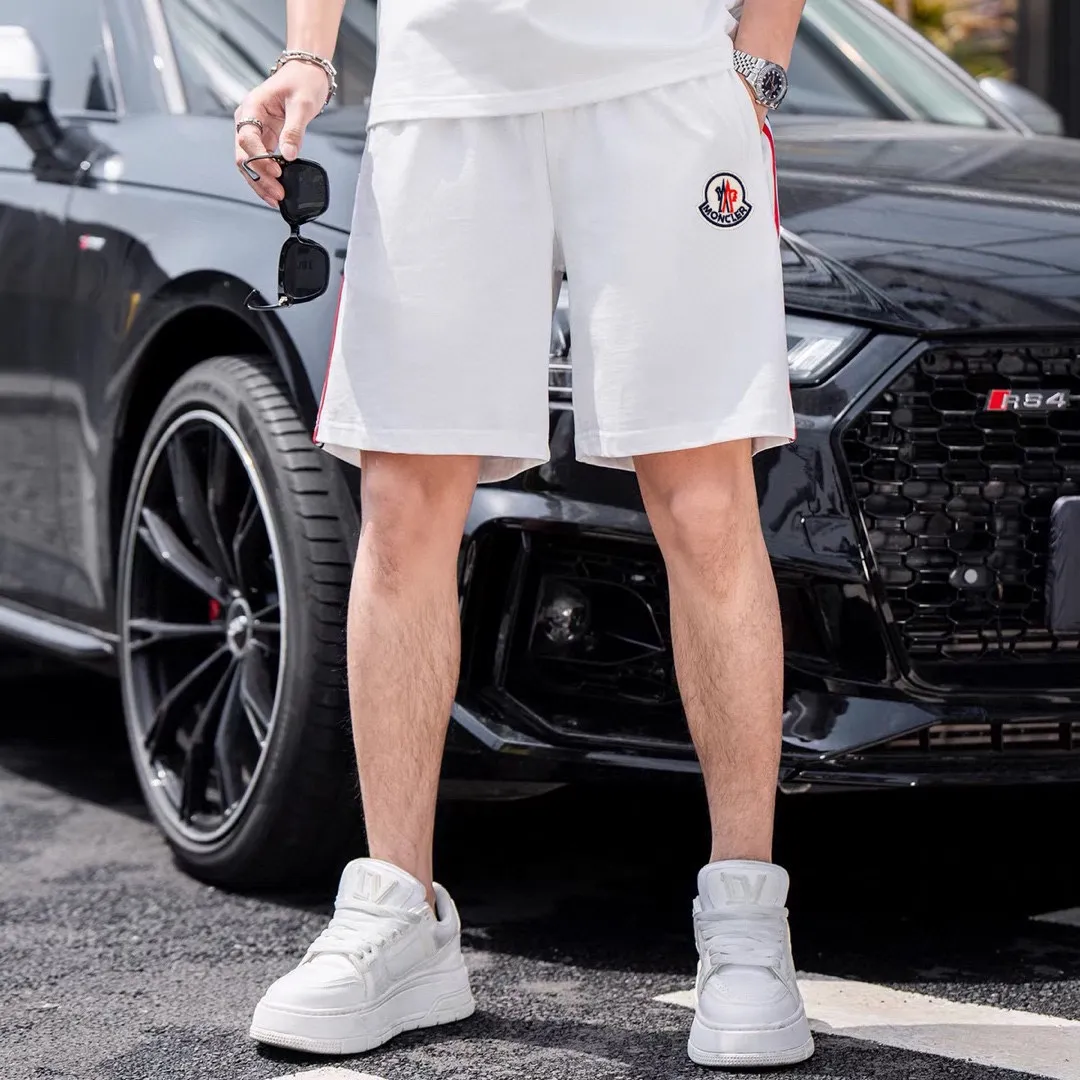 P560 Brand [MONCLER Mouth Covered] 2025 round neck short-sleeved shorts suit. The pure cotton fabric upper body will not be stuffy, the smooth and comfortable skin-friendly effect is more breathable, the fabric has its own texture, classic logo technology, a new interpretation from a unique angle, the first choice for fashion and versatility! Size: M-3XL (maximum wear: 190 pounds)