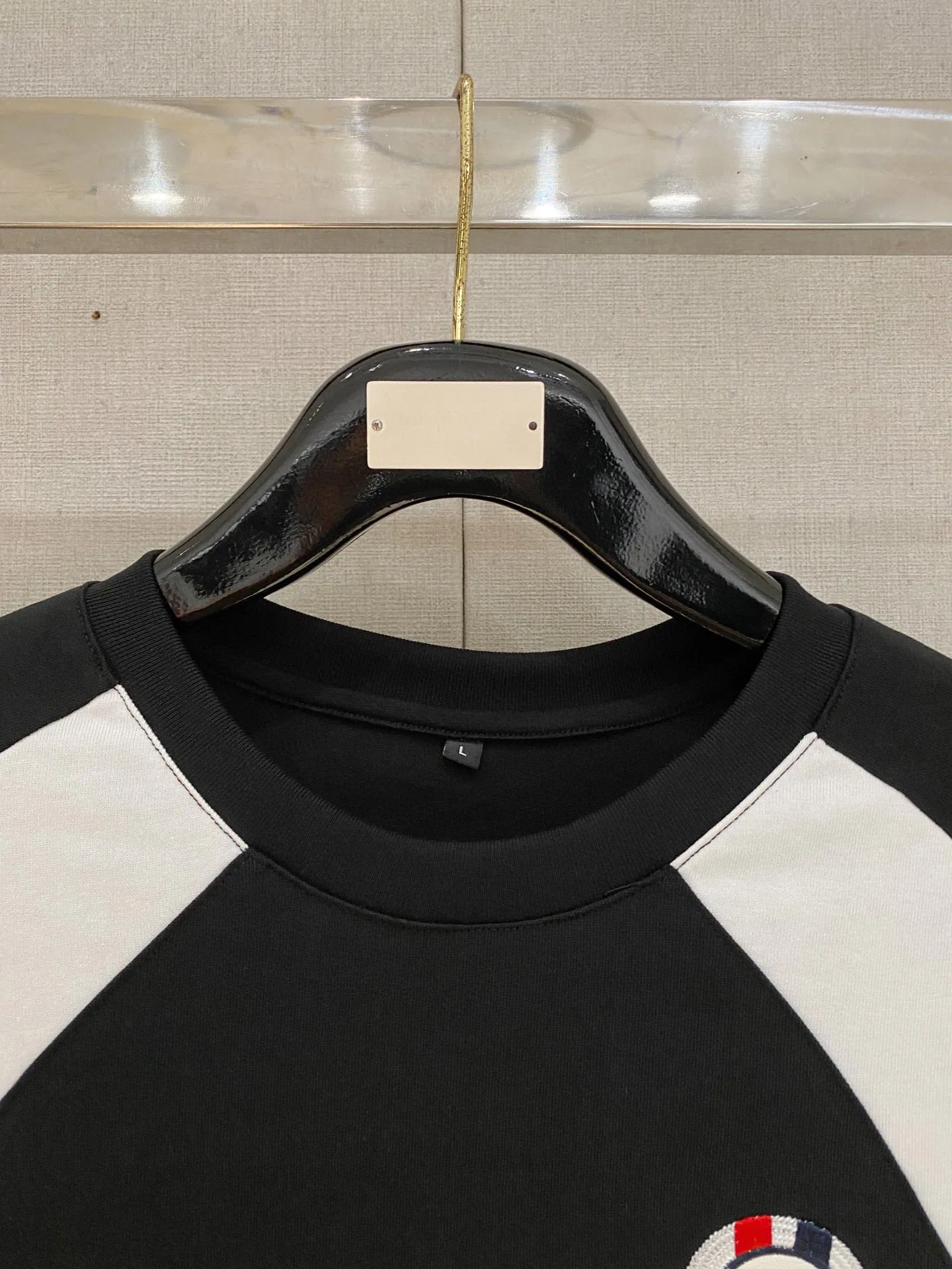 P560 Brand [MONCLER Mouth Covered] 2025 round neck short-sleeved shorts suit. The pure cotton fabric upper body will not be stuffy, the smooth and comfortable skin-friendly effect is more breathable, the fabric has its own texture, classic logo technology, a new interpretation from a unique angle, the first choice for fashion and versatility! Size: M-3XL (maximum wear: 190 pounds)