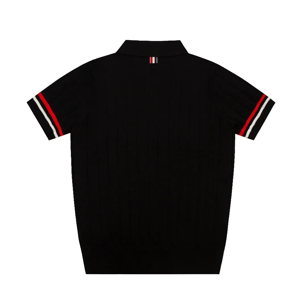 P190 Moncler/Moncler 2023ss new spring and summer knitted stretch lapel T-shirt, men's fashionable collar with contrasting color, front chest pocket, ultra-light and breathable knitted short-sleeved Polo shirt! If you want to look younger and more energetic in summer, you must have a polo shirt. It is a classic and versatile basic shirt that can be worn every time. It is a must-have and versatile item for men in summer. Whether you are doing business or leisure travel, it can switch between various styles for you, regardless of the occasion or body shape! , very cool and comfortable to wear in summer. The fabric feels smooth and comfortable, light and breathable, the upper body is cool and pleasant, and you will not feel stuffy at all. It is extremely skin-friendly, and the workmanship and wiring details are exquisite to the extreme. It is the first choice for high-end men! 48-56