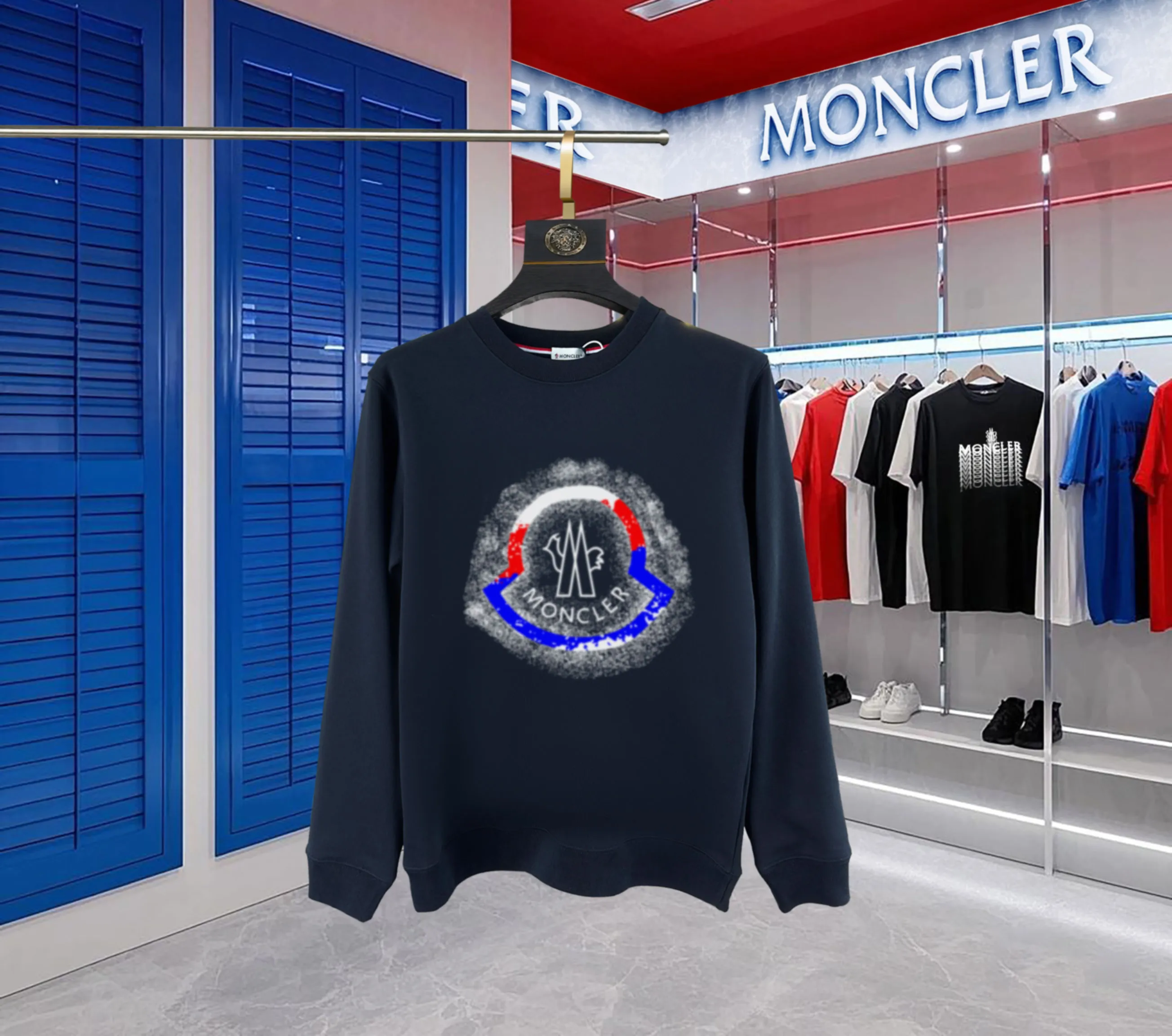 P210 High-version sweatshirt) [Long-term stock] 〖𝐌𝐎𝐍𝐂𝐋𝐄𝐑~Mask〗 Made of 440g heavy-weight fabric. It is different from the market currency. It can be matched with any variety and is properly handsome. 😎The whole dress is made of double waistcoats. The double waistcoats make the whole dress more three-dimensional. Not ordinary factories can do such fine work. 2025 Spring runway version of the T stage, on sale at the counter, round neck terry sweatshirt, high-end double-strand pure cotton, custom-made stretch ribs, dyed in the same vat, complete with three standards, matched with exquisite embroidered LOGO on the chest, simple and advanced, same style for men and women. Color: black, apricot, white, size: S M L XL 2XL