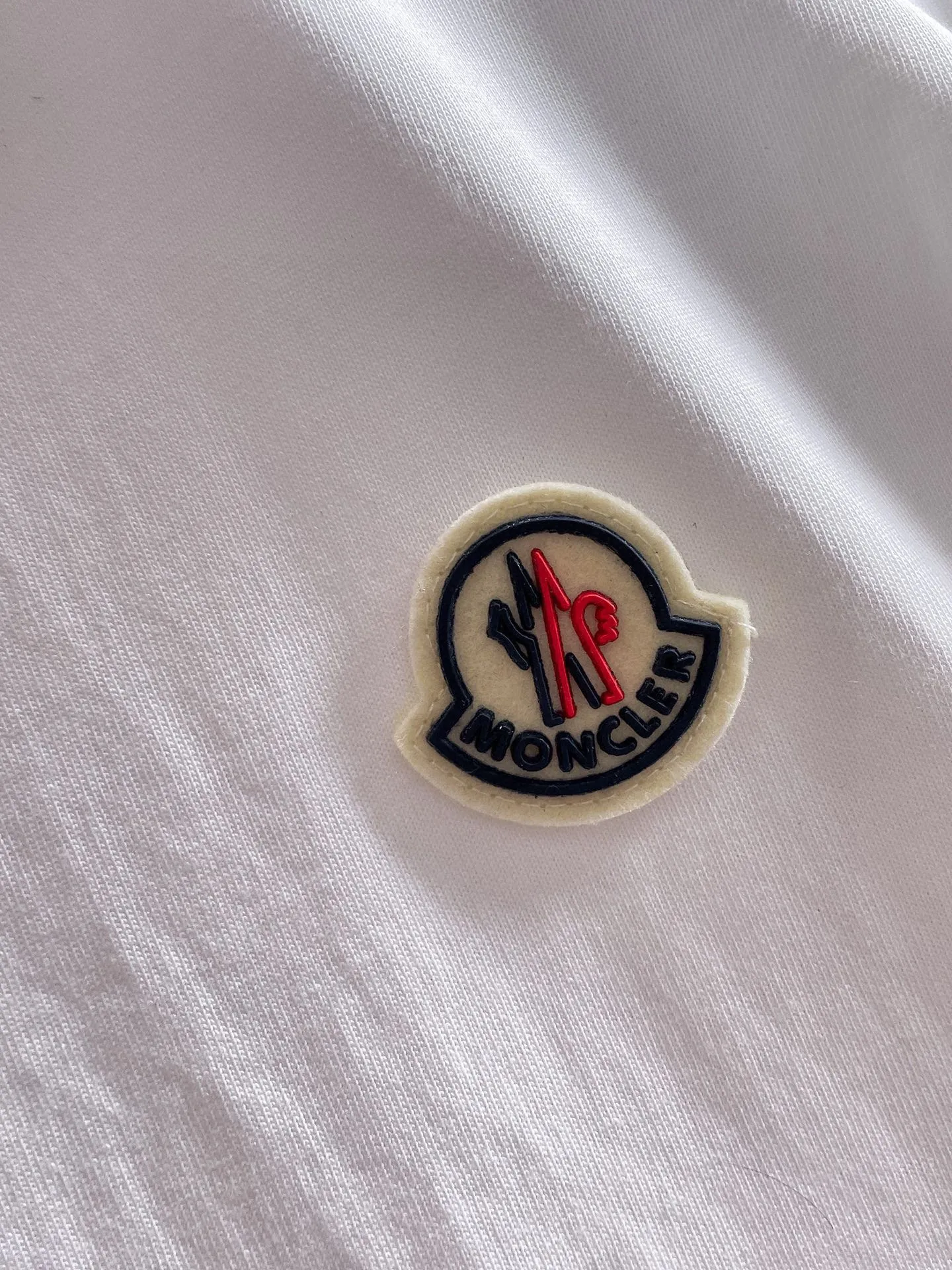 P560 Brand [MONCLER Mouth Covered] 2025 round neck short-sleeved shorts suit. The pure cotton fabric upper body will not be stuffy. The smooth and comfortable skin-friendly effect is more breathable. The fabric has its own texture. Classic logo technology. A new interpretation from a unique angle. Fashionable and versatile! Size: M-3XL (maximum wear: 190 pounds)