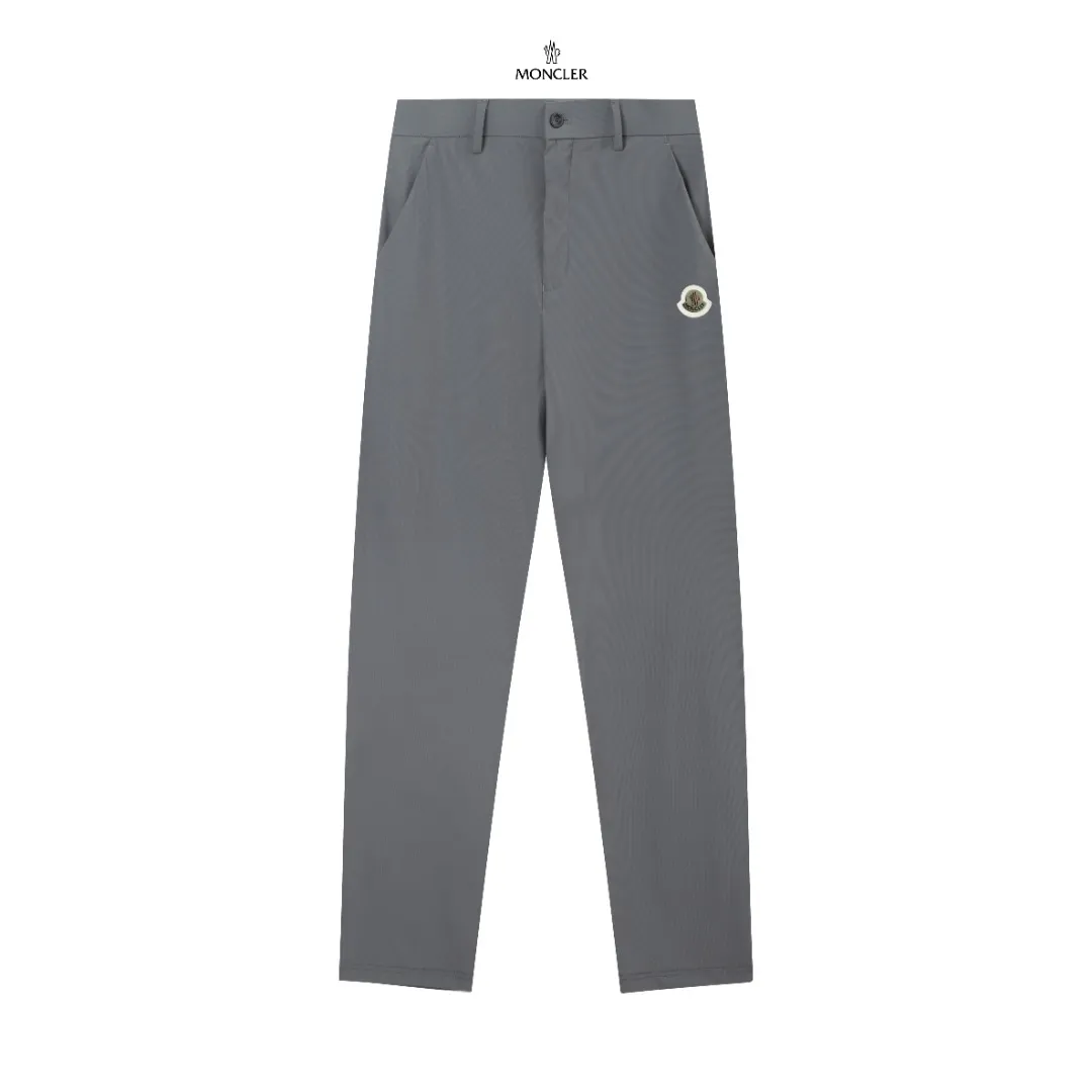 P250 Moncler spring and summer new model, two-color high-quality thin business casual fashionable ice silk trousers. Smooth, comfortable, anti-wrinkle and traceless good trousers. 🗯Soft texture, slightly elastic to the touch, cool ice silk trousers. Waist elastic band, fashionable version design. 🗯 Neat and neat line routing, suitable for both business and leisure! It can be easily controlled by all body types. Two classic colors are available. 🗯New summer product. Versatile and easy to match. The upper body is very simple, handsome and stylish. Both men and women can easily control it. Color: Black Gray Size: M-XXXL