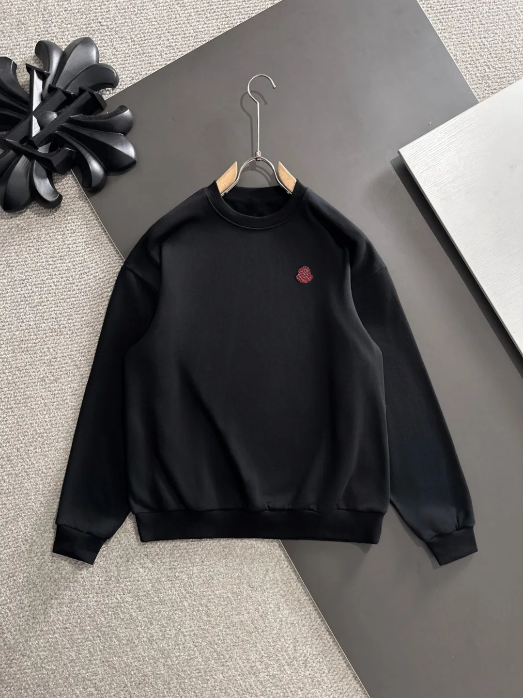 Next day shipping P720 MONCLER/Mongolian high quality 2025 autumn and winter new casual heavy industry suit exclusively developed by yb! High quality production! The top version of the trading company channel order, external orders for imported custom fabrics, high breathability and comfort, impeccable details, absolutely worth buying! This type of suit is also a must-have for lazy people. You don’t have to think about how to match it, you can just get it in one set! Brand element design concept, delicate and soft feel! It presents a casual cut and the upper body shape is great! On sale simultaneously on the official website! From a high-end men's positioning brand, the low-key luxury taste is irresistible! Exquisite workmanship and impeccable quality! The overall style is simple, fashionable and timeless, fully meeting the requirements of stylish and tasteful dressing! Sizes: S to XXL (or state your height and weight when placing an order)