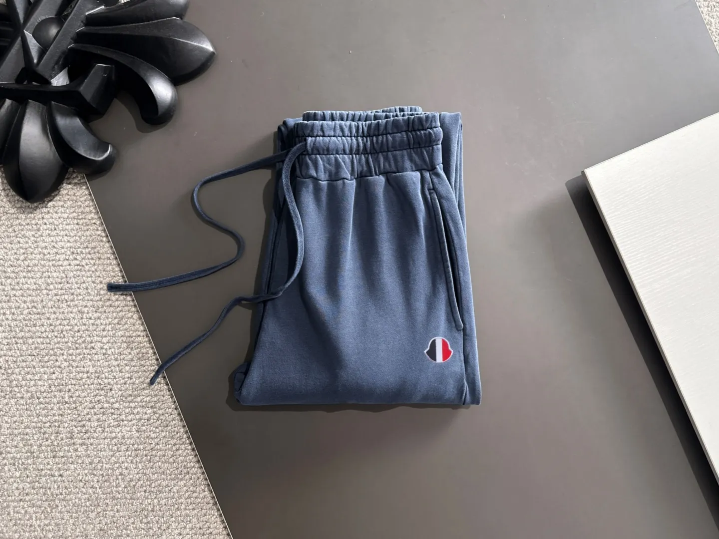 Next day shipping P720 MONCLER/Mongolian high quality 2025 autumn and winter new casual heavy industry suit exclusively developed by yb! High quality production! The top version of the trading company channel order, external orders for imported custom fabrics, high breathability and comfort, impeccable details, absolutely worth buying! This type of suit is also a must-have for lazy people. You don’t have to think about how to match it, you can just get it in one set! Brand element design concept, delicate and soft feel! It presents a casual cut and the upper body shape is great! On sale simultaneously on the official website! From a high-end men's positioning brand, the low-key luxury taste is irresistible! Exquisite workmanship and impeccable quality! The overall style is simple, fashionable and timeless, fully meeting the requirements of stylish and tasteful dressing! Sizes: S to XXL (or state your height and weight when placing an order)