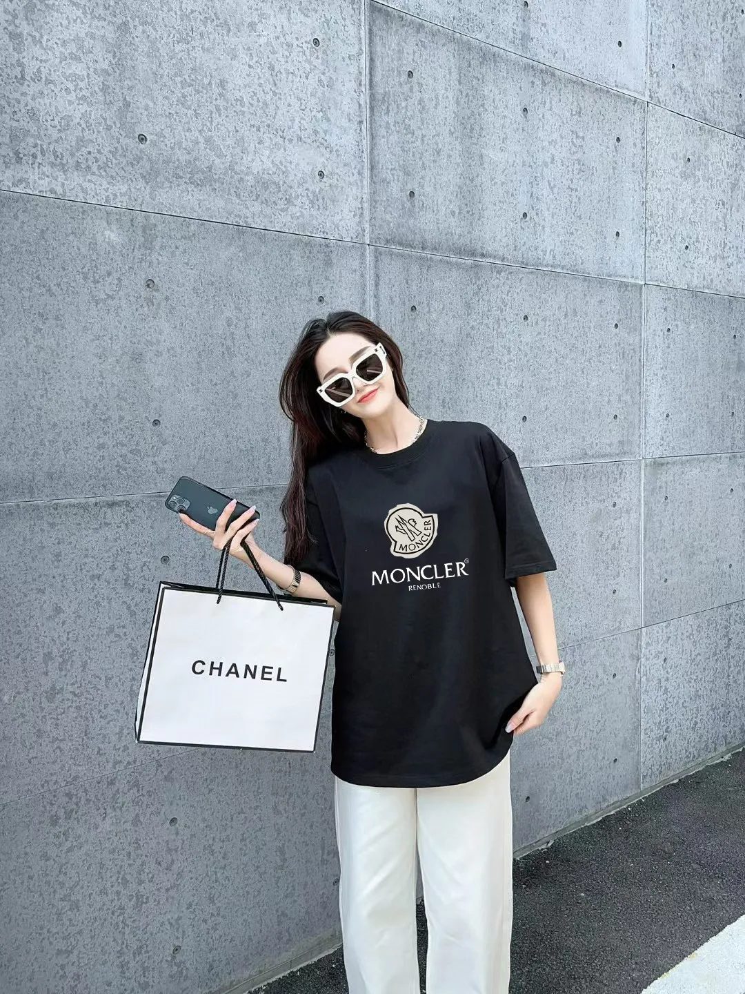 P140 [MONCLER] 2025FW short-sleeved T-shirt with badge + LOGO, high-end 26s double yarn 300g fabric, heavy fabric, custom stretcher rib, same cylinder and dye, complete three standards, same style for men and women, color: black, white, size: S M L XL 2XL
