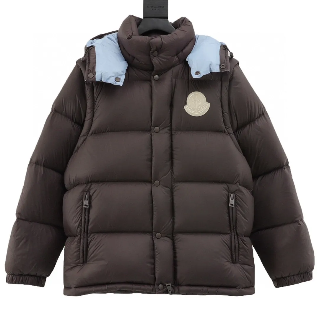 P800 Detachable sleeves) Moncler/Mask 24Fw CYCLONE large logo detachable sleeves hooded down jacket, top version, different from ordinary versions on the market. This down jacket is made of iconic nylon fabric. 25D480T nylon windproof and rainproof fabric. The detachable sleeve design can easily adjust the style. The sleeves can be detached according to the climate conditions to create a simpler look. Customized nylon varnished fabric. The gloss is consistent with the color. The lining has two layers of gallbladder. Anti-drilling process to prevent velvet running. The felt embroidery label uses an imported BARUDAN/Behringer embroidery machine. The embroidery is clear, delicate and three-dimensional. It keeps the cold and warm. Exclusive customized hardware. Laser cutting with ultra-heavy craftsmanship for better warmth retention and the first choice to resist severe cold. It is made of 90 velvet, washed and labeled with NFC for better care. The whole piece of clothing, from the shape, thickness to accessory design, is mainly light on the upper body, keeping you warm on the city streets or during outdoor adventures.   Style number: A96# Color: black coffee size: 1-5
