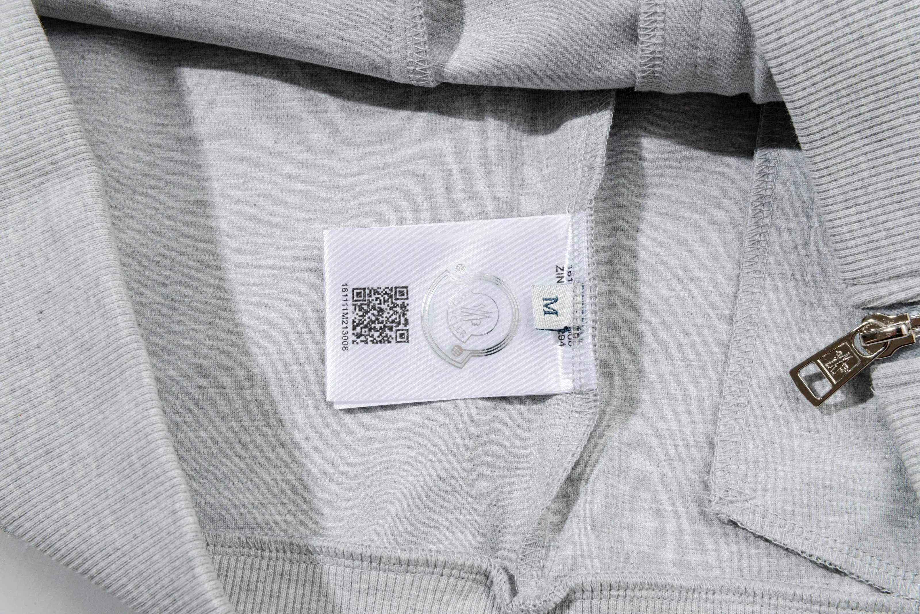P270 MONCLER/muzzle Customized fabric suit casual sweatpants Simple side webbing splicing technology brand small chapter logo LOGO Official synchronization High version High quality Fashion personality Versatile trend Pure original quality Original fabric Hang tag Collar label Washed wheat Complete three standards Color: Black. Blue. Gray. Size: S-2XL
