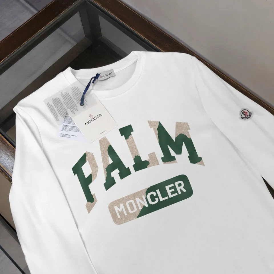 P180, a non-off-the-shelf model, you can trust it. Moncler printed long-sleeved T-shirt, 240g breathable cotton fabric, very soft and comfortable texture, does not shrink, does not deform, does not ball), can be worn alone as a base layer. Original customized accessories, collar label, care mark, hangtag, packaging (perfect details) Color: White Black Size: XS S M L