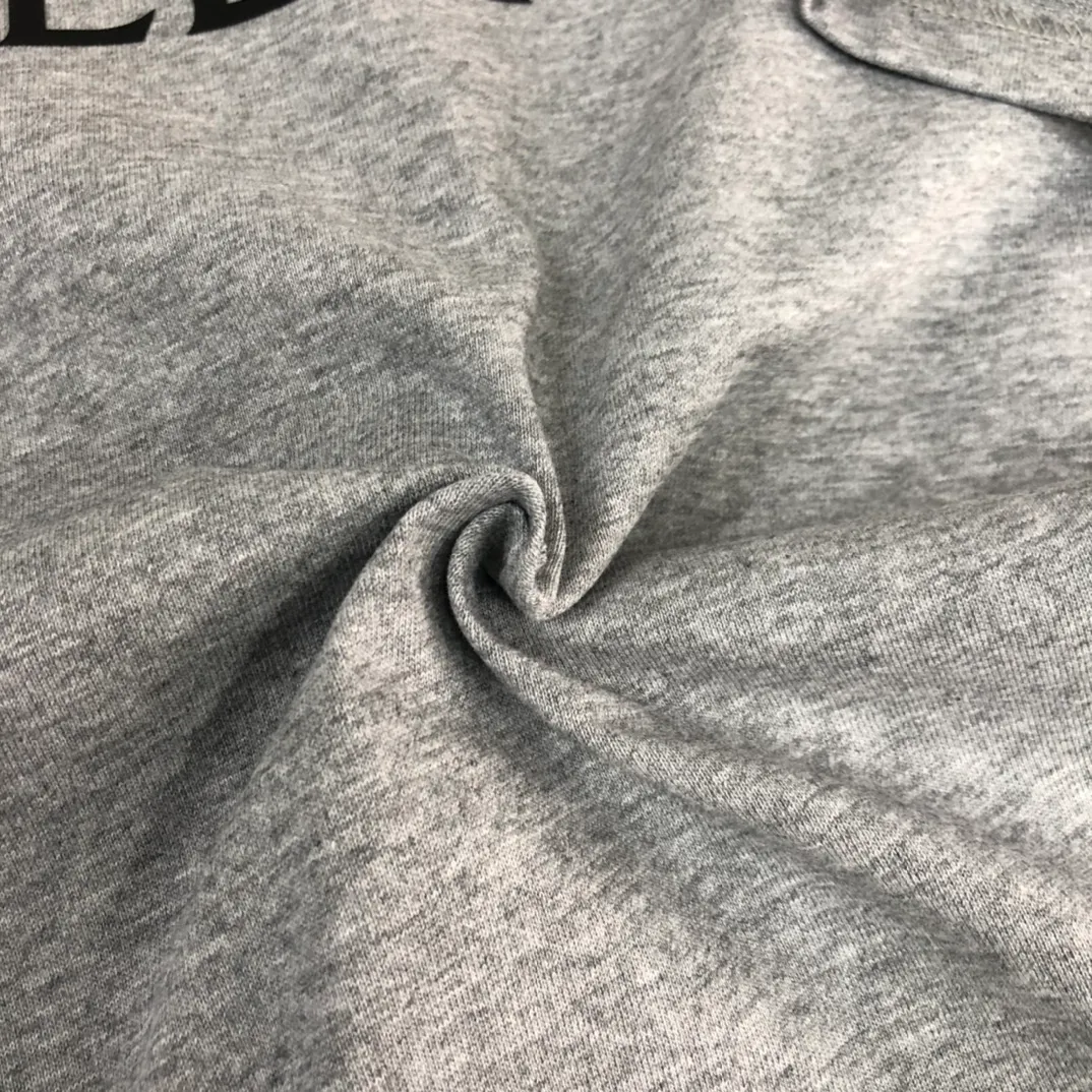 P150 Moncler 2025 new men's round neck short-sleeved couple's T-shirt, new spring and summer product, high quality 🔥🔥Fashionable and versatile, customized imported fabrics, comfortable to wear, breathable, fashionable without losing personality, casual and casual upper body, handsome and stylish, showing the temperament of a big brand. All three standards are complete! ! Color: Black White Gray Royal Blue Size: S-XL (loose fit)