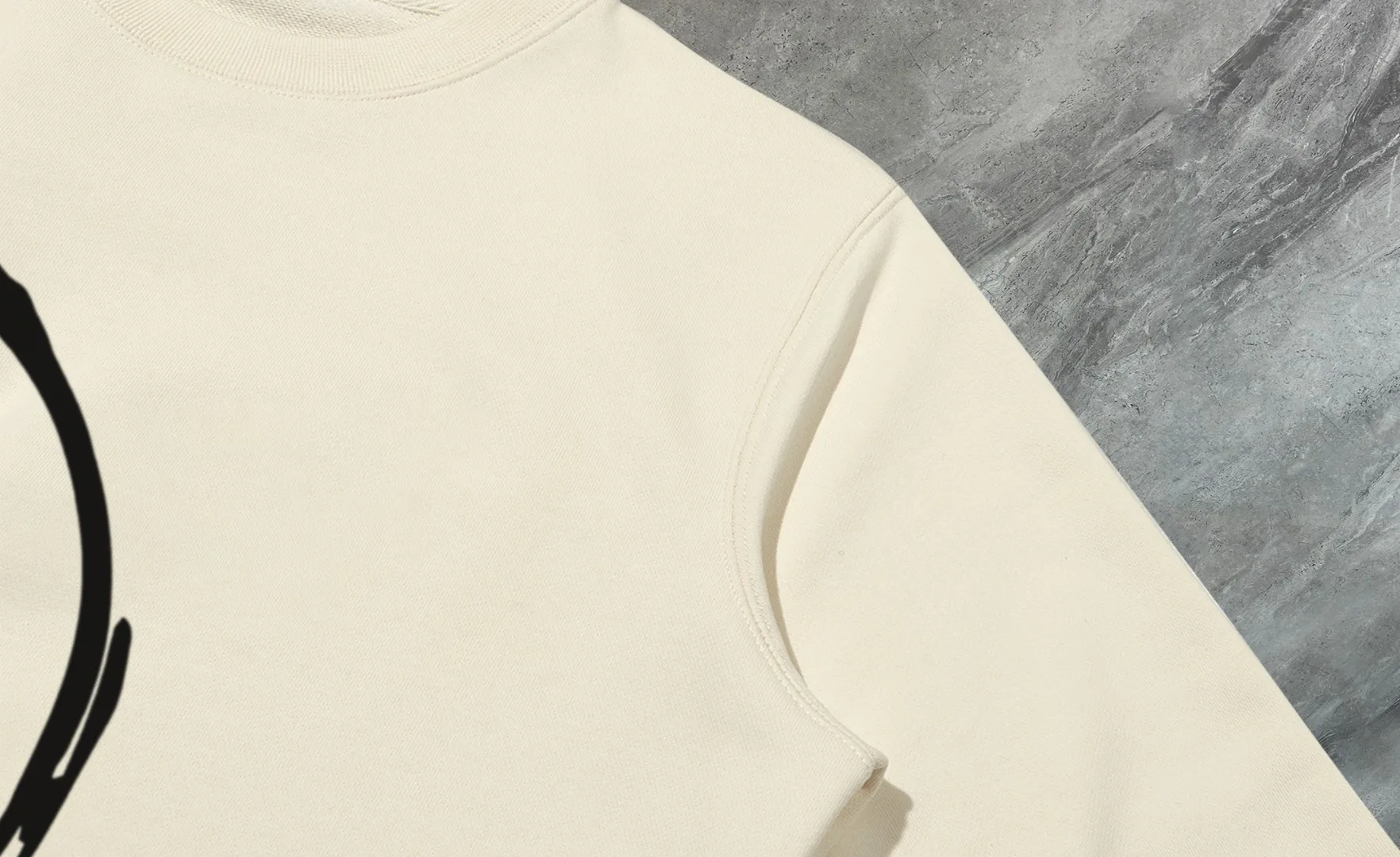 P210 High-version sweatshirt) [Long-term stock] 〖𝐌𝐎𝐍𝐂𝐋𝐄𝐑~Mask〗 Made of 440g heavy-weight fabric. It is different from the market currency. It can be matched with any variety and is properly handsome. 😎The whole dress is made of double waistcoats. The double waistcoats make the whole dress more three-dimensional. Not ordinary factories can do such fine work. 2025 Spring runway version of the T stage, on sale at the counter, round neck terry sweatshirt, high-end double-strand pure cotton, custom-made stretch ribs, dyed in the same vat, complete with three standards, matched with exquisite embroidered LOGO on the chest, simple and advanced, same style for men and women. Color: black, apricot, white, size: S M L XL 2XL