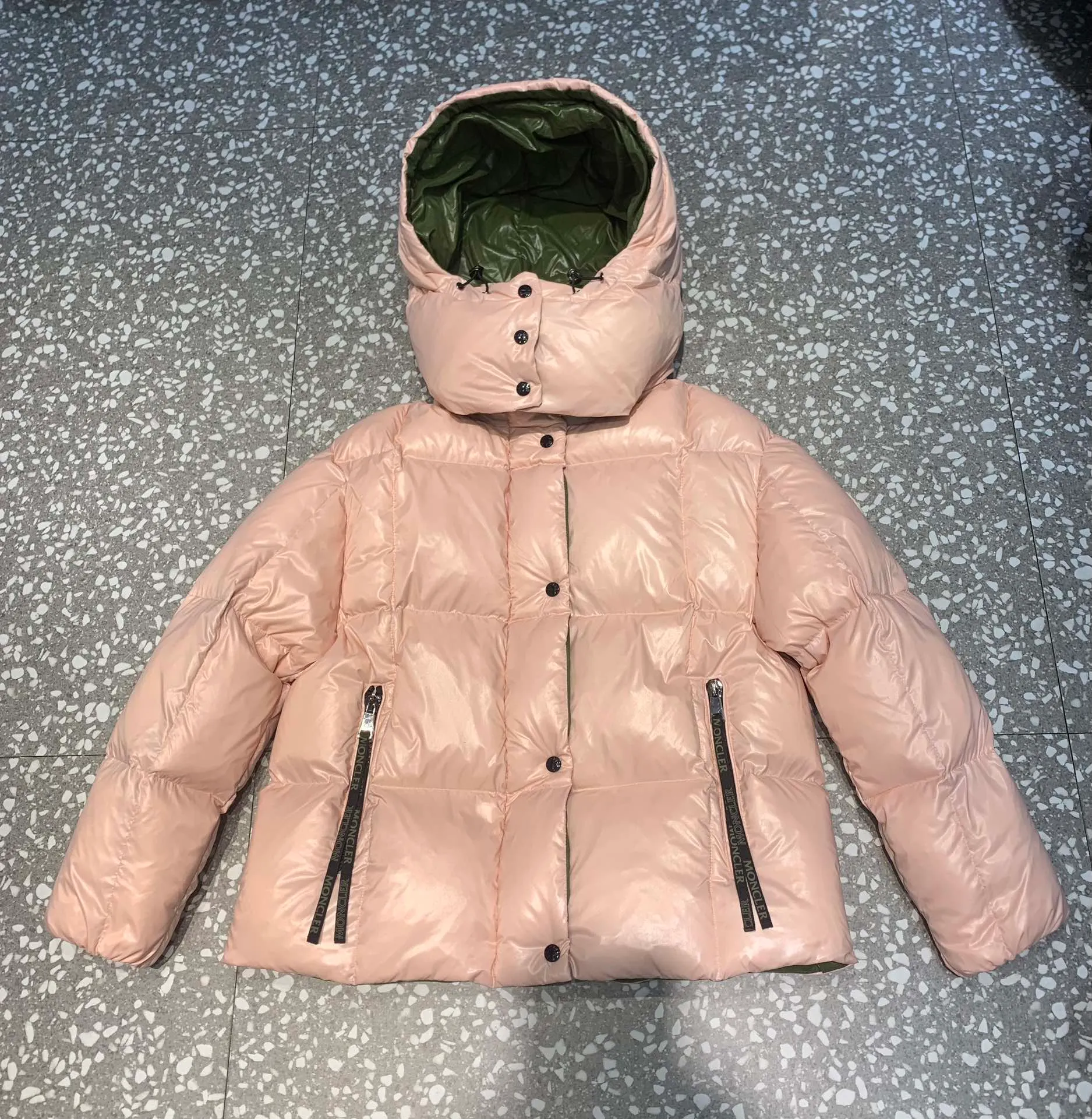 P700 🆕❤️😘2023 new Moncler short down bakery color: black, milk white, ice blue, black pink lining, white pink lining, bright red, pink lining green, Size: 0123