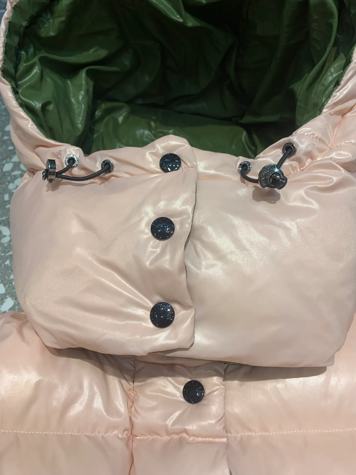 P700 🆕❤️😘2023 new Moncler short down bakery color: black, milk white, ice blue, black pink lining, white pink lining, bright red, pink lining green, Size: 0123