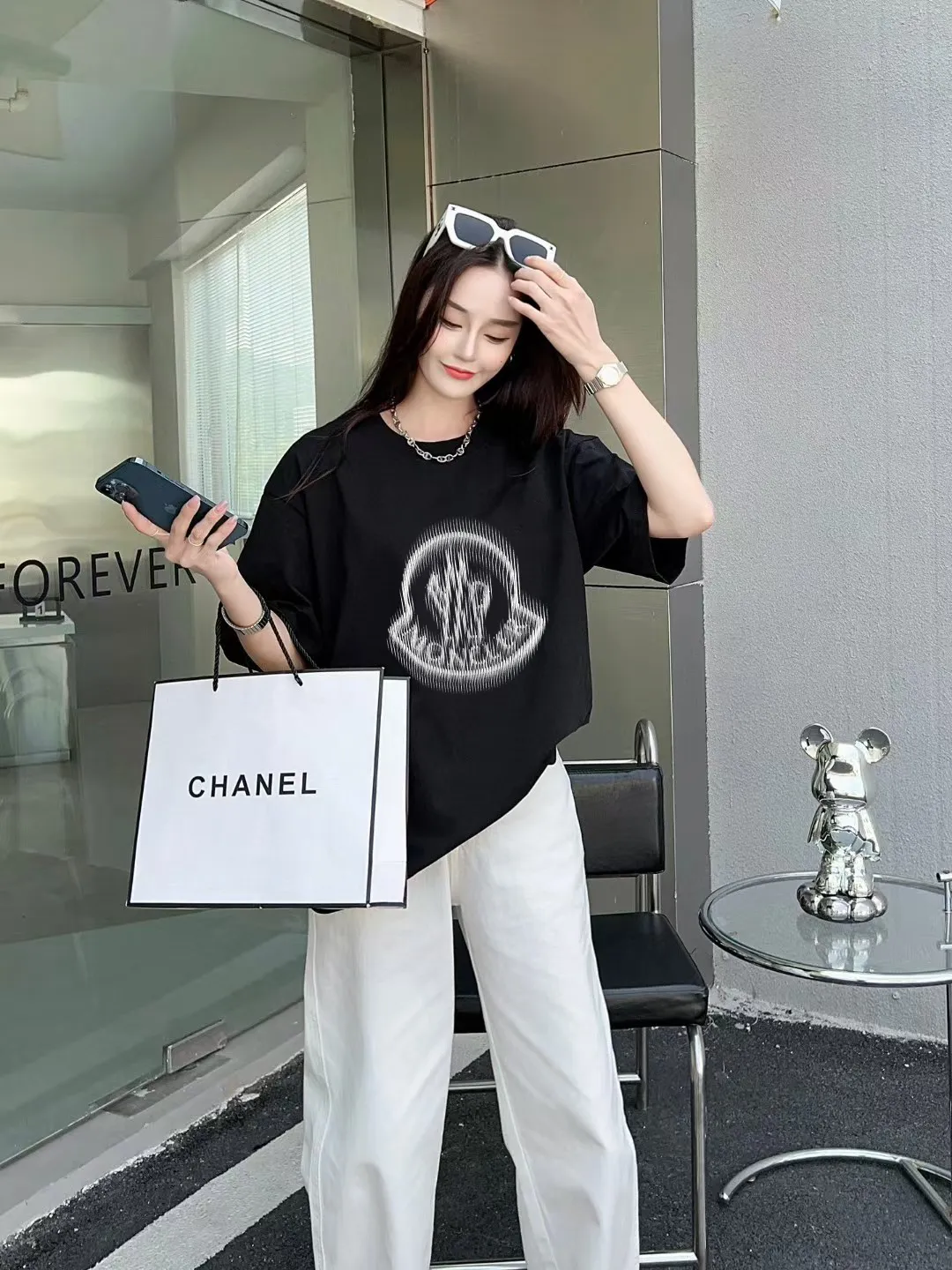 P140 🔥 [MONCLER] 2025FW short-sleeved T-shirt with badge + LOGO, high-end 26s double yarn 300g fabric, heavy fabric, custom stretcher rib, same vat and dye, complete three standards, same style for men and women, color: black, white, size: S M L XL 2XL