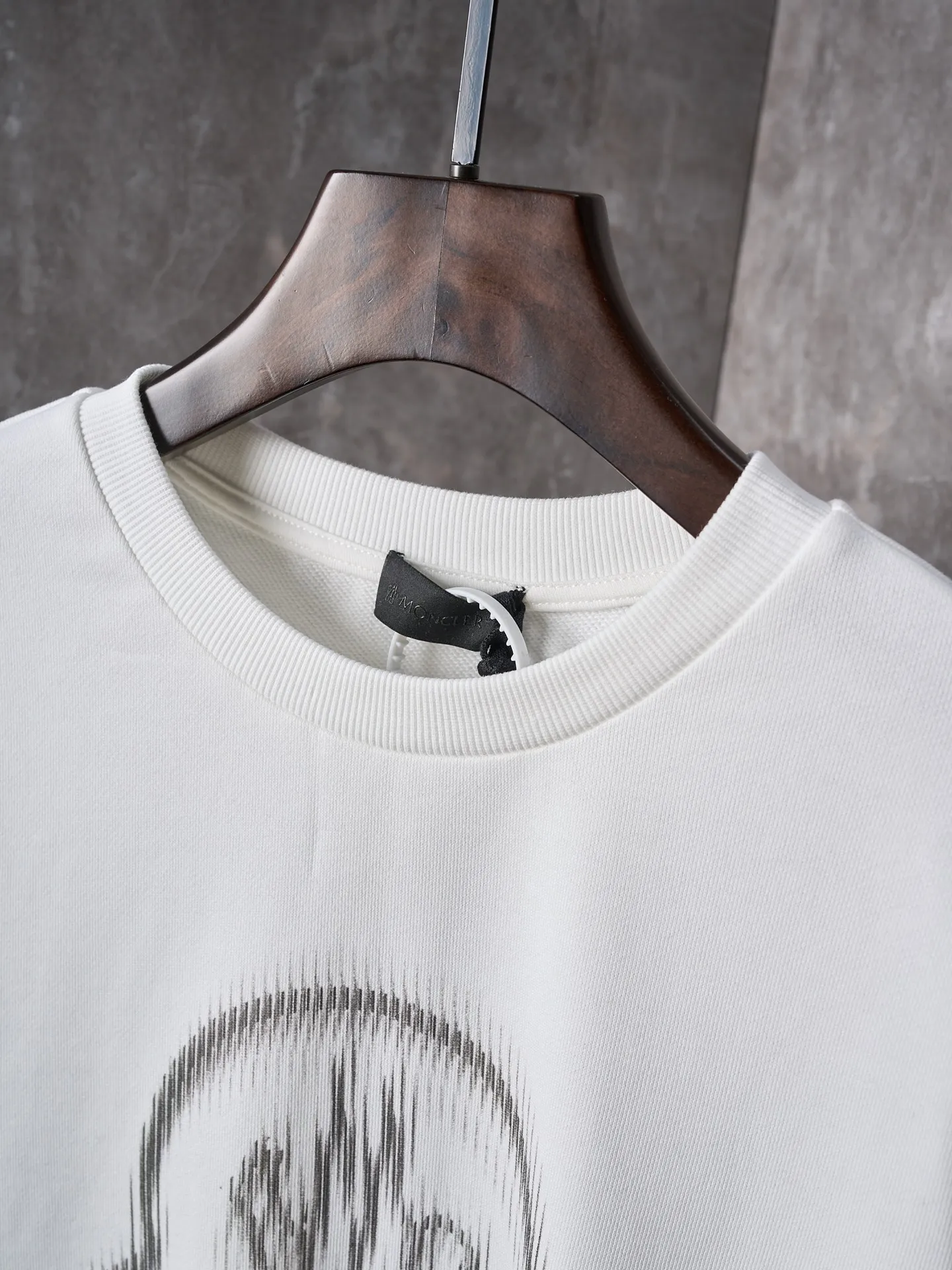 P330 Actual hanging auction] MONCLER/muzzled fuzzy printed casual round neck long-sleeved sweatshirt [Ready stock] S M L