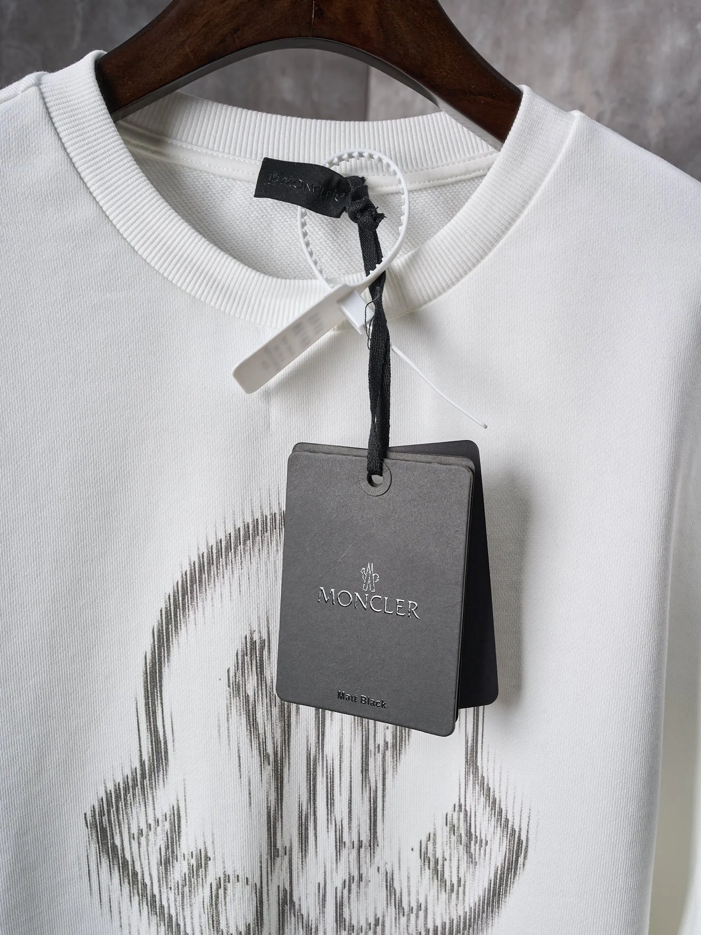 P330 Actual hanging auction] MONCLER/muzzled fuzzy printed casual round neck long-sleeved sweatshirt [Ready stock] S M L