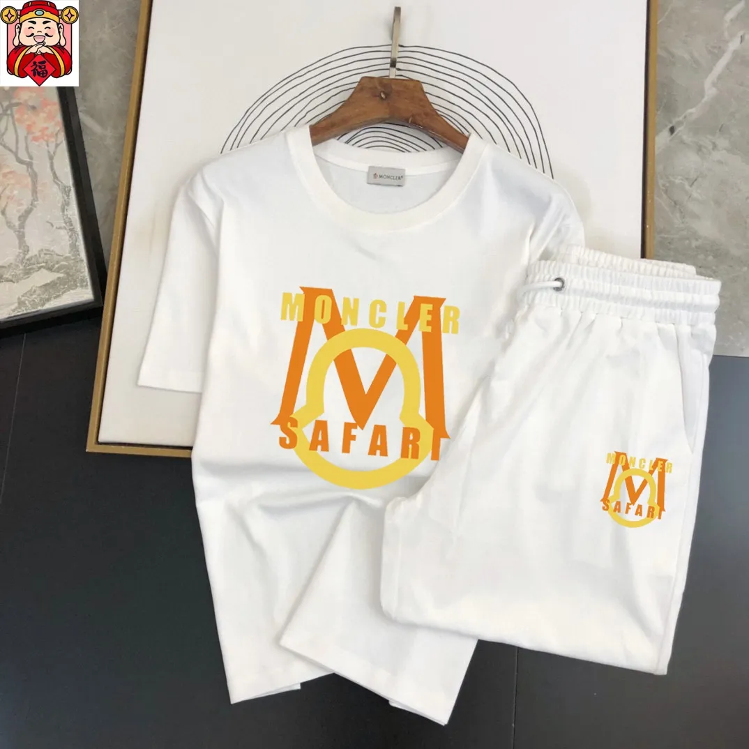 P280 Brand [MONCLER] 2025 new men’s short-sleeved shorts suit! Synchronous sales on the official website! High-end version on the market! It feels delicate and soft! Make you more comfortable to wear! The draped silhouette is awesome! Size: M-5XL (please state your height and weight when placing an order)
