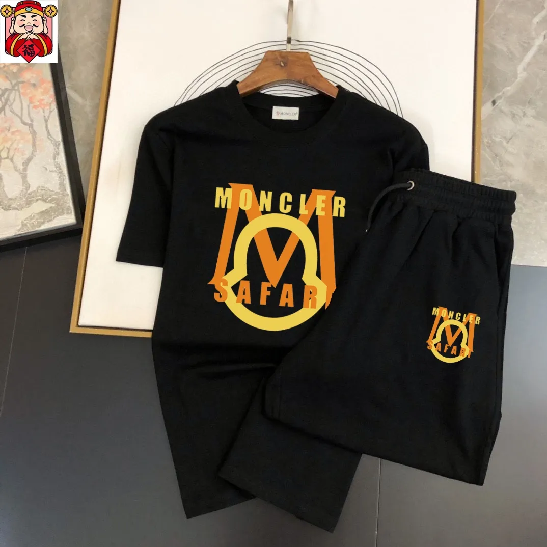 P280 Brand [MONCLER] 2025 new men’s short-sleeved shorts suit! Synchronous sales on the official website! High-end version on the market! It feels delicate and soft! Make you more comfortable to wear! The draped silhouette is awesome! Size: M-5XL (please state your height and weight when placing an order)