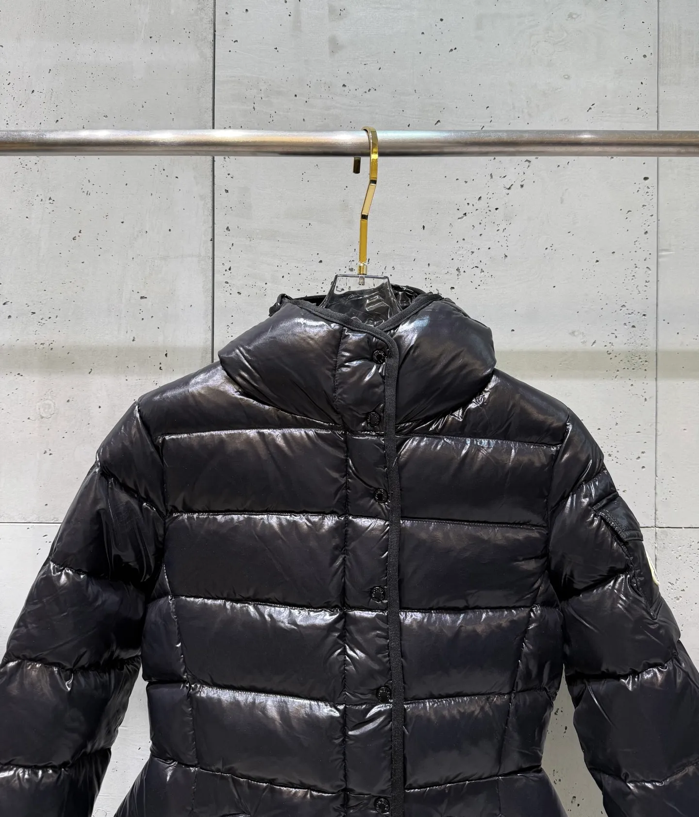 P920 Women's Moncler FW24 Barante short waist silhouette zipper long-sleeved down jacket Color: light pink off-white black Size: 0 1 2 3