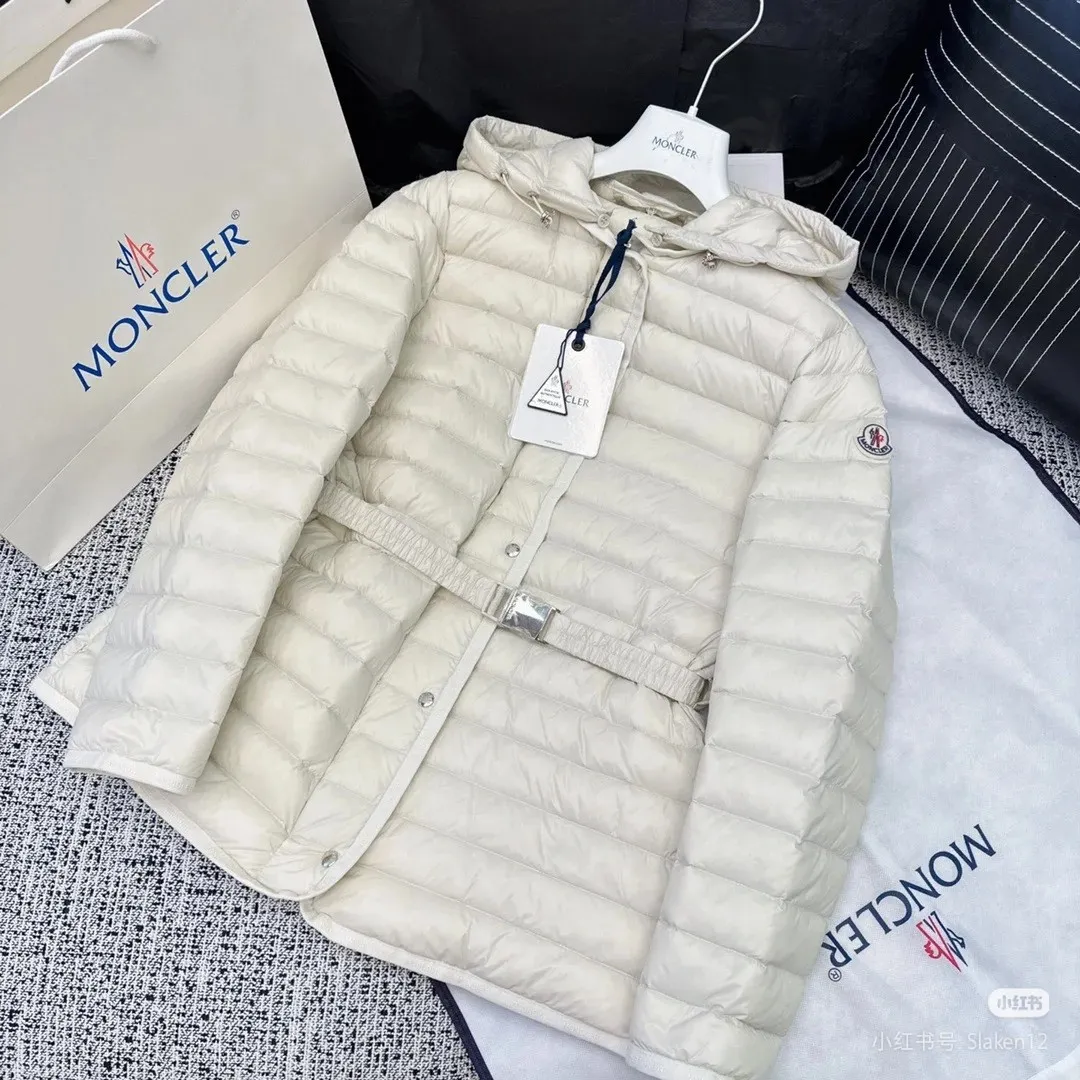 P760 2025 season new arrival 23Moncler OREDON women's mid-length slim belted goose down jacket. ✨Complete three standards, synchronized with counters ✨90 goose down filling ✨Slim-fitting design of the belt, not picky Sizes 0-3