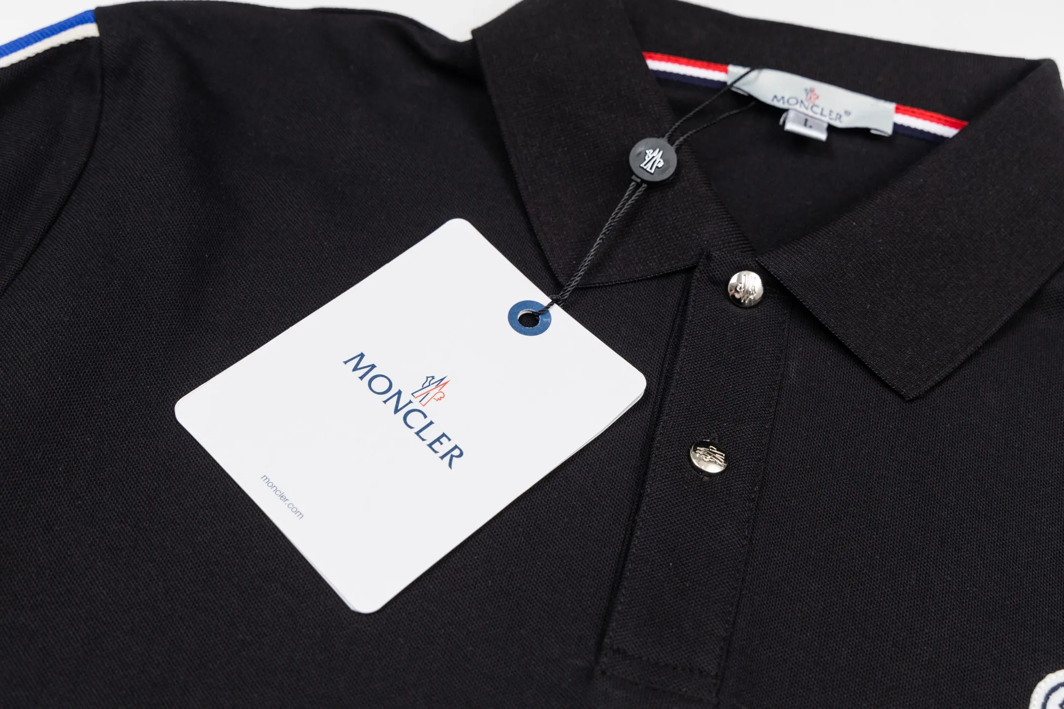 P190 MONCLER Muzzled Polo shirt with black and white collar, upgraded, inspired by the retro of the 1980s, original fabric, the same official style, customized, dyed in the same vat, very comfortable to the touch, synchronized with the latest brick cabinets for spring and summer, fashionable and personalized, super versatile and good-looking, very suitable for both men and women, a must-have style, tag, collar label, washed wheat, complete with three labels, color: black, size: M-3XL