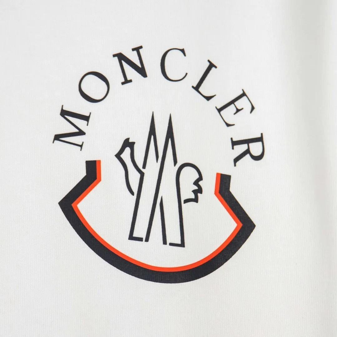 P190 💰 zp version [exclusive supply] MONCLER/muzzled 300g round neck short-sleeved T-shirt brand classic color matching double-sided letter LOGO embossed process official synchronization high version high quality fashion personality versatile trend pure original quality original fabric hang tag collar label washed wheat three standard complete color: black. white. Size: S M L XL XXL No.: WS10020