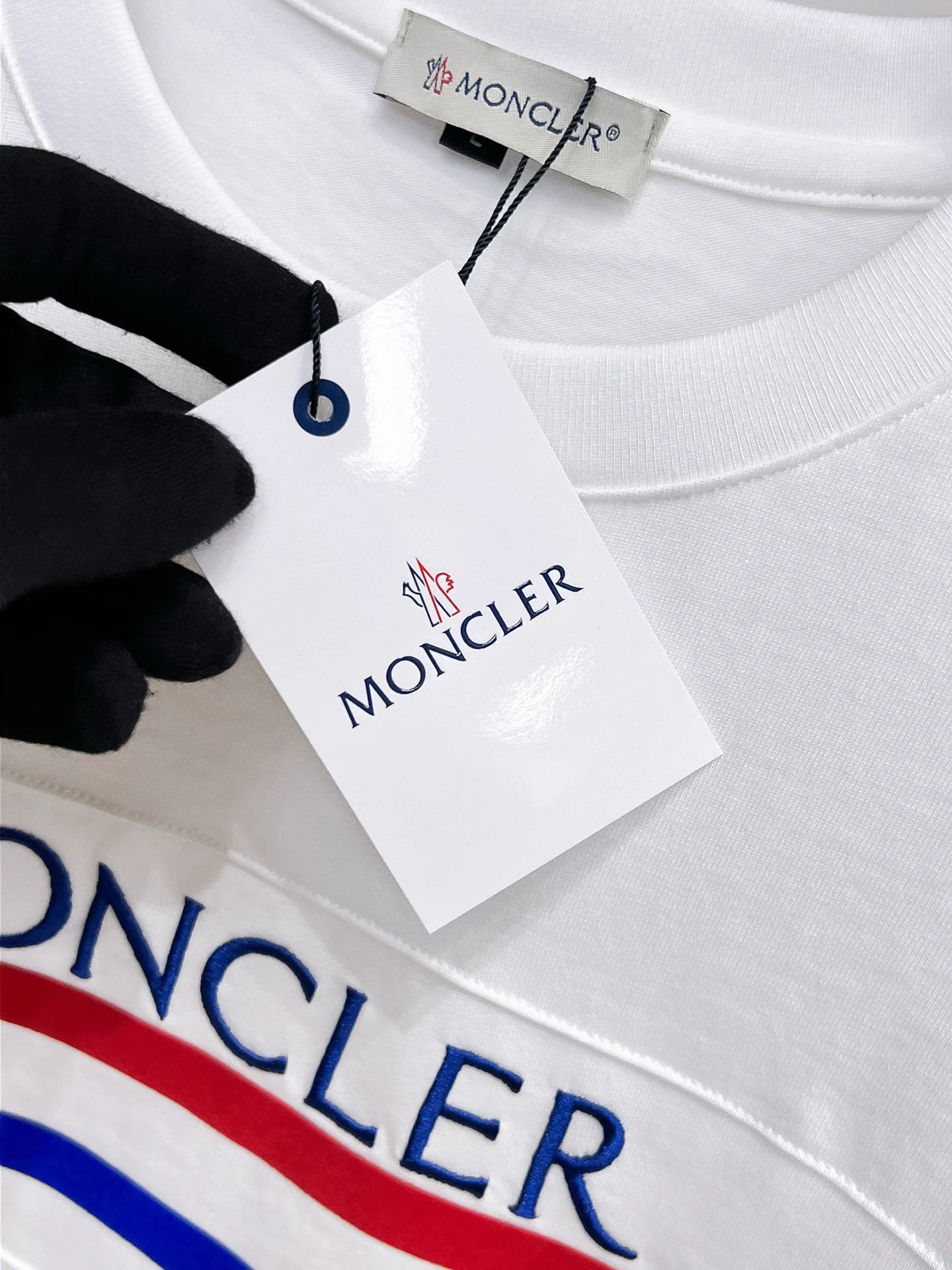P560 Brand [MONCLER Mouth Covered] 2025 round neck short-sleeved shorts suit. The pure cotton fabric upper body will not be stuffy, the smooth and comfortable skin-friendly effect is more breathable, the fabric has its own texture, classic logo technology, a new interpretation from a unique angle, the first choice for fashion and versatility! Size: M-3XL (maximum wear: 190 pounds)