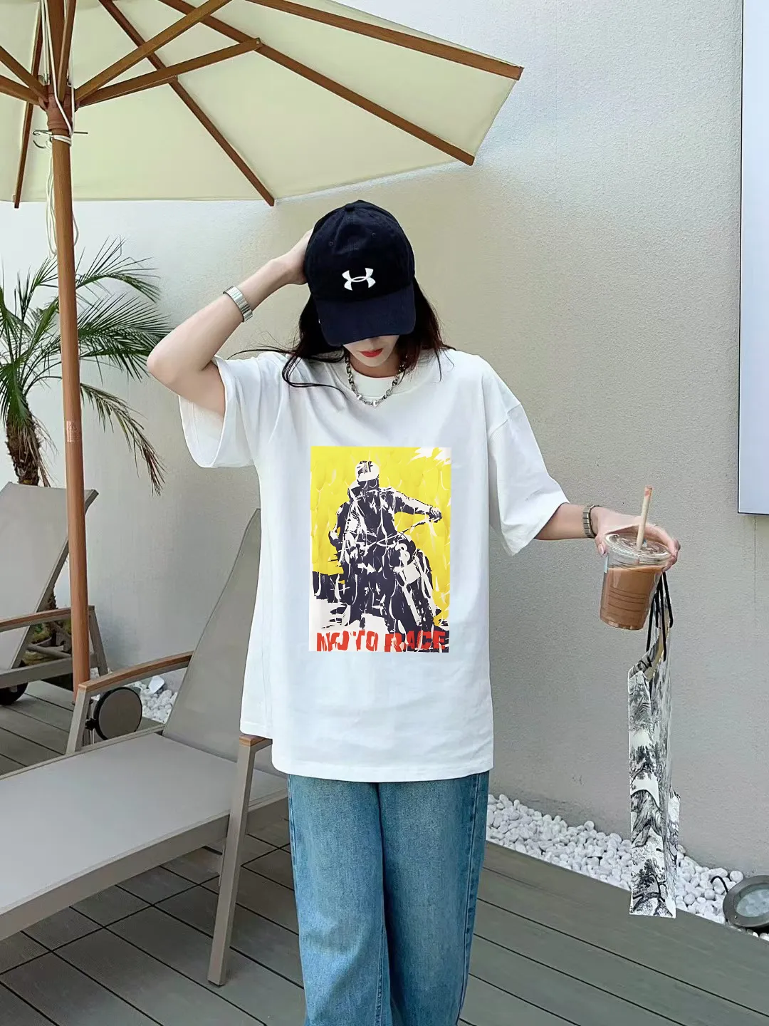 P140 🔥 [MONCLER] 2025FW short-sleeved T-shirt with badge + LOGO, high-end 26s double yarn 300g fabric, heavy fabric, custom stretcher rib, same vat and dye, complete three standards, same style for men and women, color: black, white, size: S M L XL 2XL