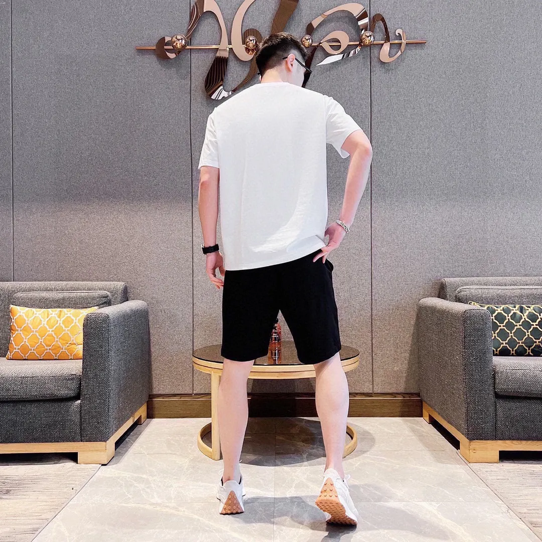 P290 Brand [MONCLER] 2025 new men’s short-sleeved shorts suit! Synchronous sales on the official website! High-end version on the market! It feels delicate and soft! Make you more comfortable to wear! The draped silhouette is awesome! Size: M-5XL (please state your height and weight when placing an order)