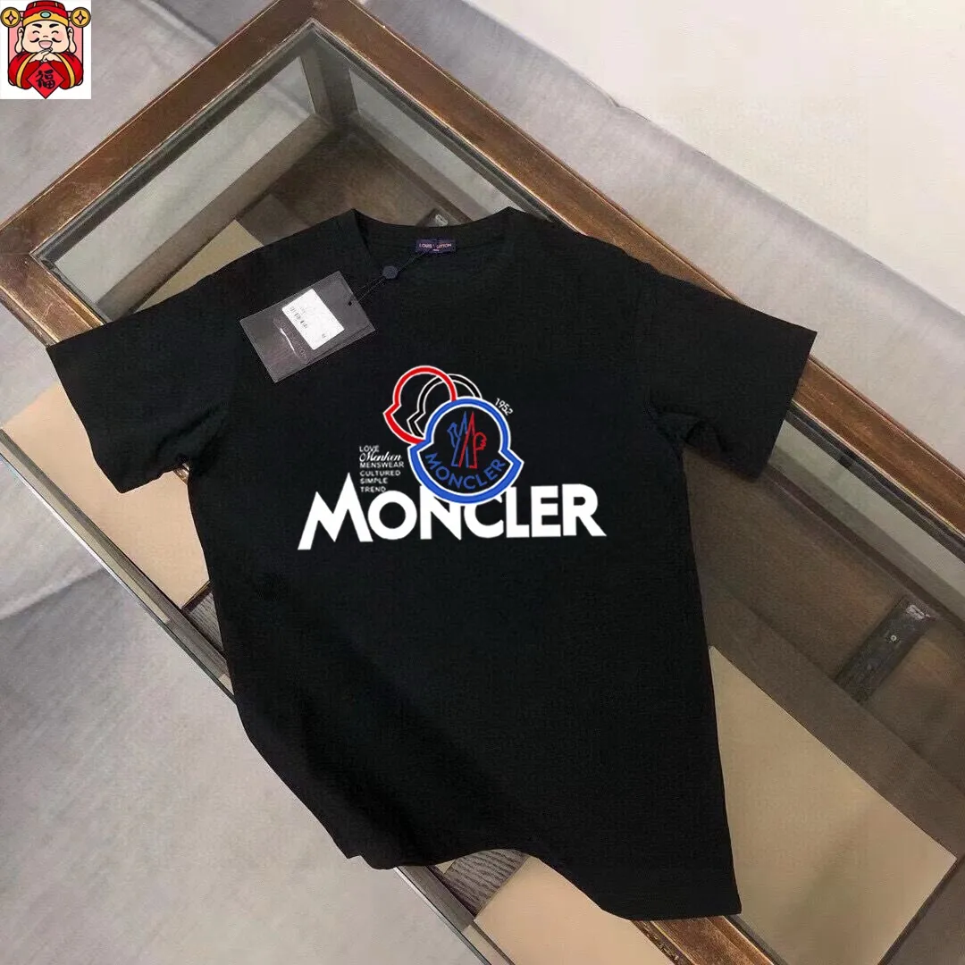 P140 Original men's casual short-sleeved T-shirt from the brand [MONCLER] (Good News for Fat People), new product for the spring and summer of 2025, customized with top-notch logo craftsmanship on the chest, matching details throughout the piece, top-notch quality and tailoring design, customized imported mercerized cotton fabric! Full of style, the color scheme is light and versatile. M-5XL (wear up to 220 pounds)