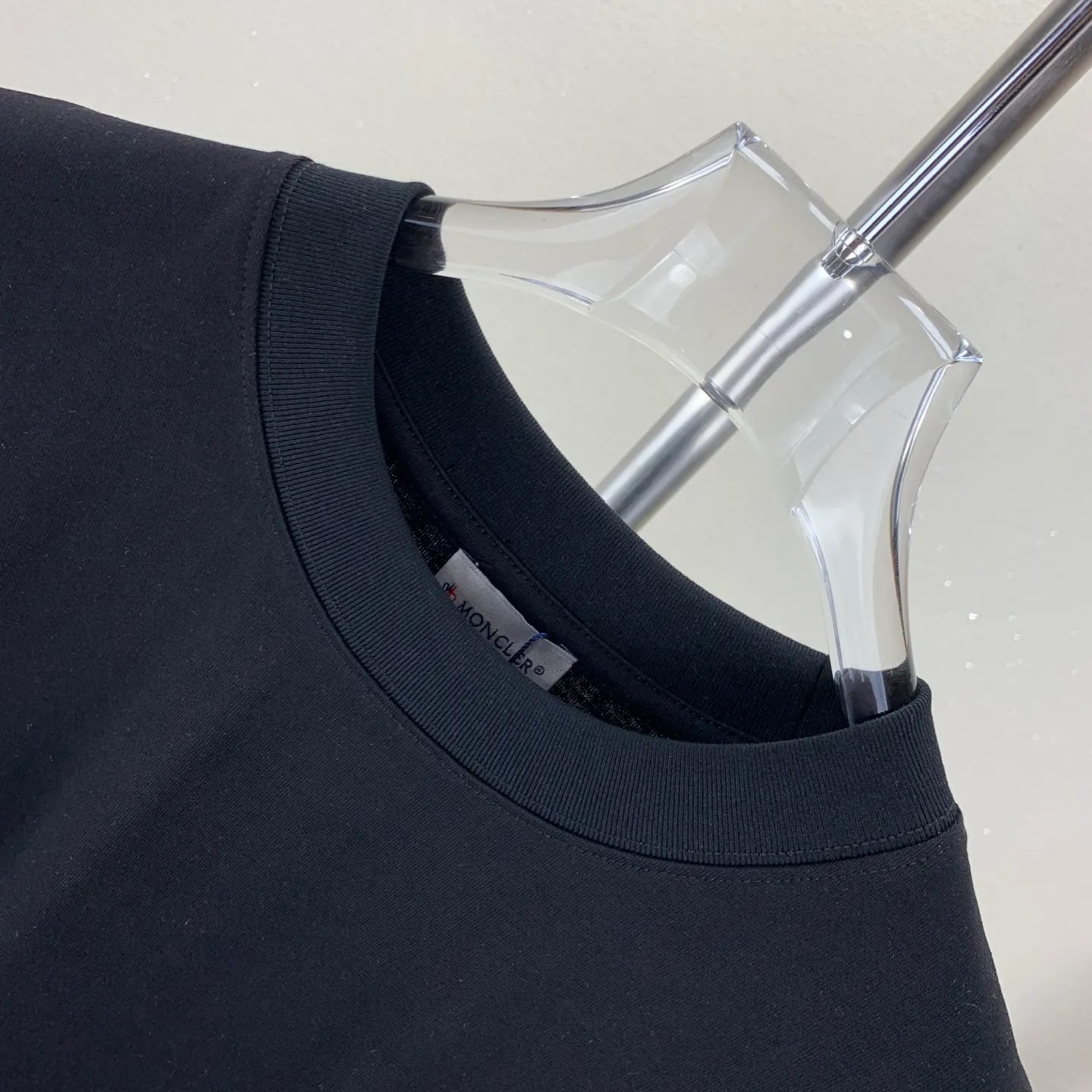 P170 MONCLER 2025 spring and summer new model, trendy hollow patch embroidery, round neck short-sleeved T-shirt, fashionable men and women, S M L XL XXL five sizes black white