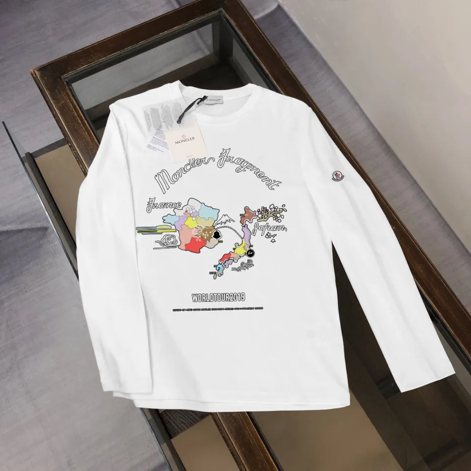 P180, a non-off-the-shelf model, you can trust it. Moncler printed long-sleeved T-shirt, 240g breathable cotton fabric, very soft and comfortable texture, does not shrink, does not deform, does not ball), can be worn alone as a base layer. Original customized accessories, collar label, care mark, hangtag, packaging (perfect details) Color: White Black Size: XS S M L