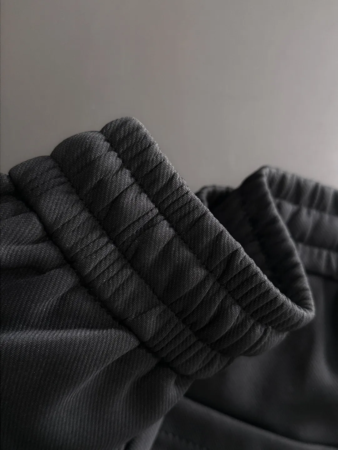Shipped in 2-3 days P360 MONCLER/Mongolian Exclusive first release of 25ss autumn and winter new high-quality trousers Compare real-life details at will A perfect choice for autumn and winter. A must-have item. Sizes: M to 4XL (please state your height and weight when placing an order)