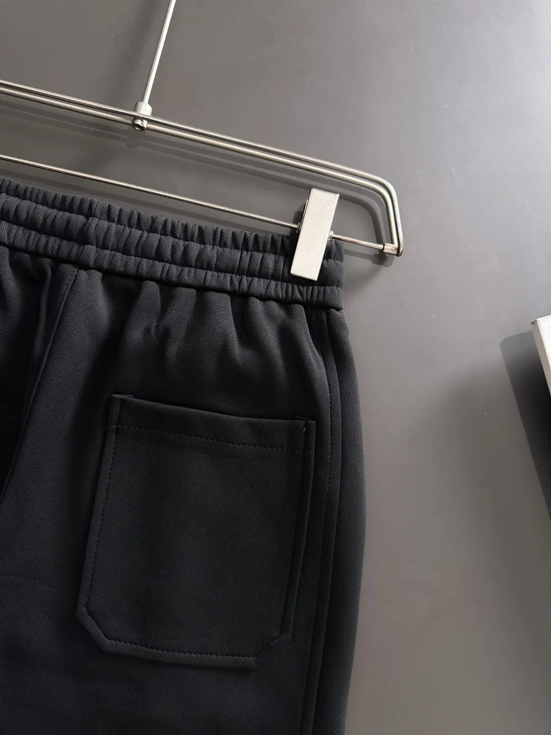 Shipped in 2-3 days P360 MONCLER/Mongolian Exclusive first release of 25ss autumn and winter new high-quality trousers Compare real-life details at will A perfect choice for autumn and winter. A must-have item. Sizes: M to 4XL (please state your height and weight when placing an order)