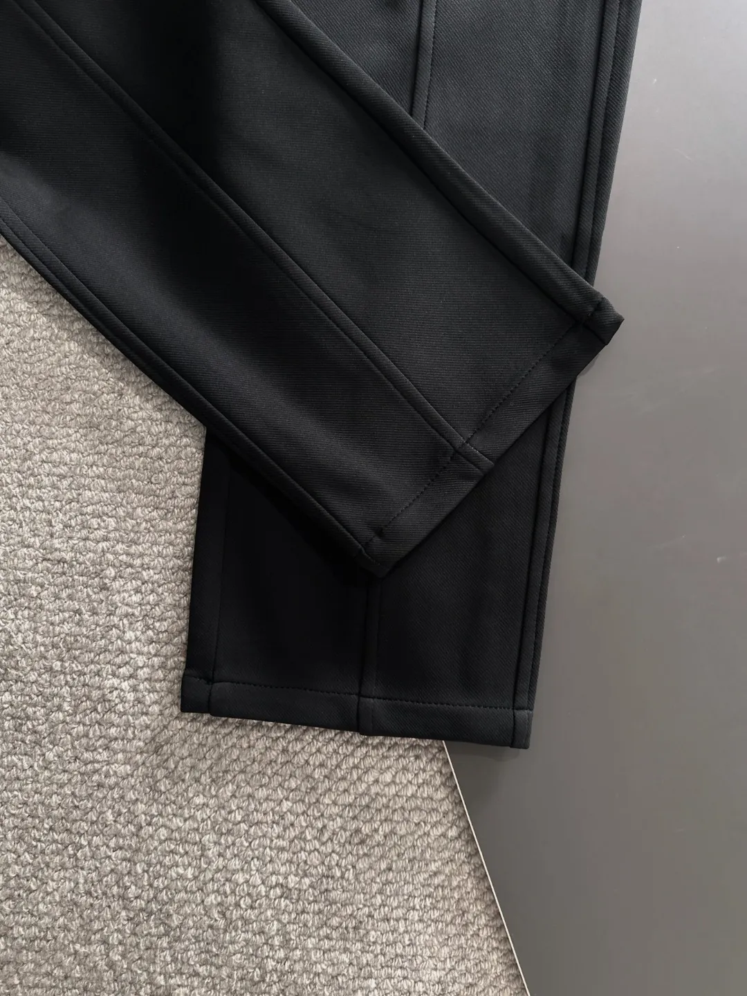 Shipped in 2-3 days P360 MONCLER/Mongolian Exclusive first release of 25ss autumn and winter new high-quality trousers Compare real-life details at will A perfect choice for autumn and winter. A must-have item. Sizes: M to 4XL (please state your height and weight when placing an order)