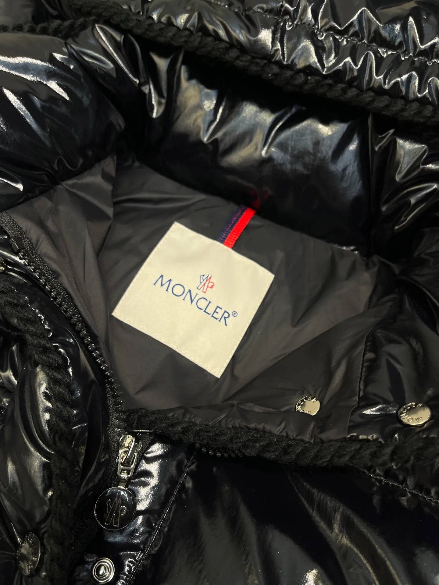 P900 Moncler🌟25 new oil wax leather waist style GLAREIN hooded long-sleeved down jacket for women. Oil wax leather coated new fabric, slim design style, warm and slimming, 90% duck down filling, molded custom hardware. Color: red, white, blue, black Code number: 1234