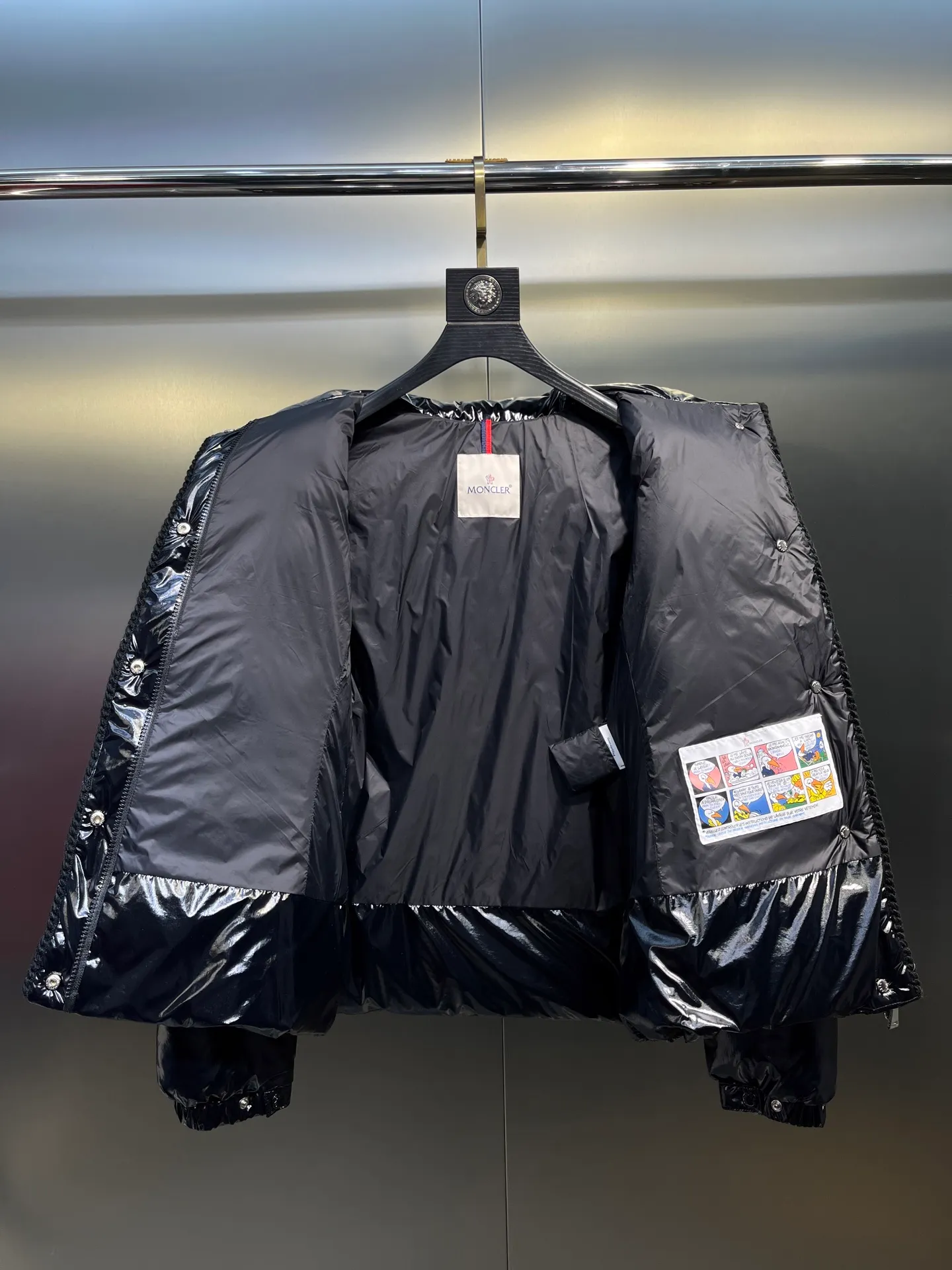 P900 Moncler🌟25 new oil wax leather waist style GLAREIN hooded long-sleeved down jacket for women. Oil wax leather coated new fabric, slim design style, warm and slimming, 90% duck down filling, molded custom hardware. Color: red, white, blue, black Code number: 1234