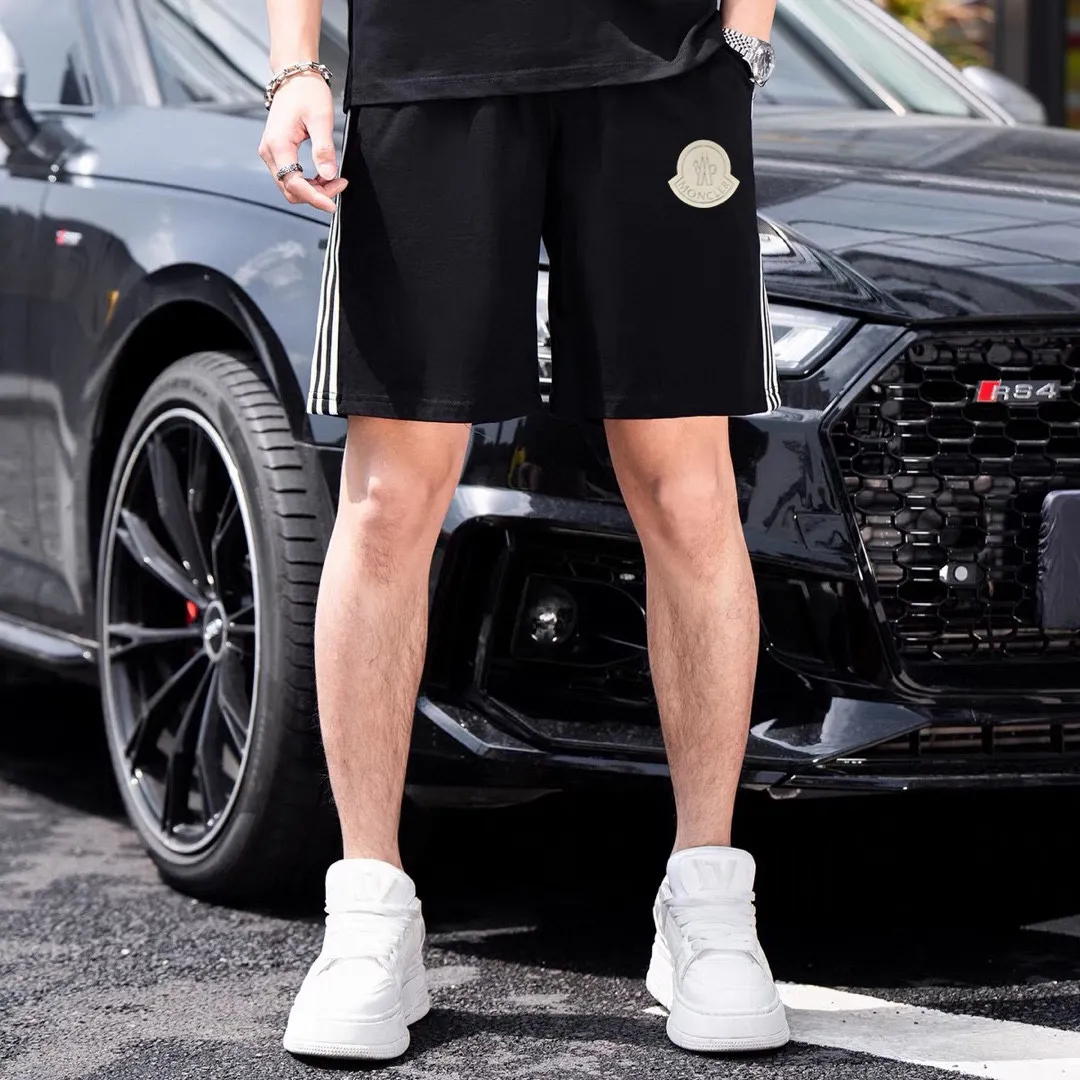 P560 Brand [MONCLER Mouth Covered] 2025 round neck short-sleeved shorts suit. The pure cotton fabric upper body will not be stuffy, the smooth and comfortable skin-friendly effect is more breathable, the fabric has its own texture, classic logo technology, a new interpretation from a unique angle, the first choice for fashion and versatility! Size: M-3XL (maximum wear: 190 pounds)