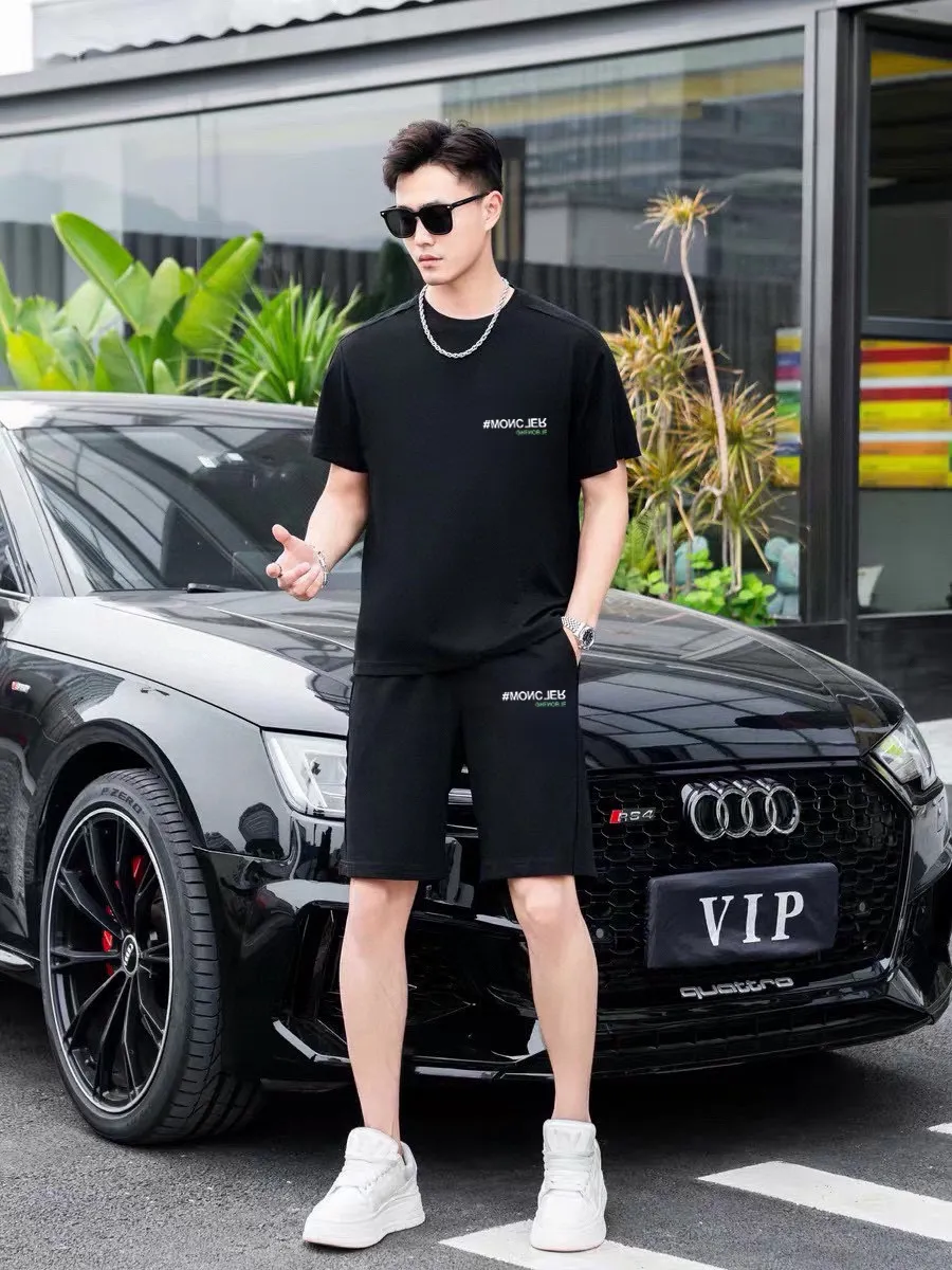 P290 Brand [MONCLER] 2025 new men’s short-sleeved shorts suit! Synchronous sales on the official website! High-end version on the market! It feels delicate and soft! Make you more comfortable to wear! The draped silhouette is awesome! Size: M-5XL (please state your height and weight when placing an order)