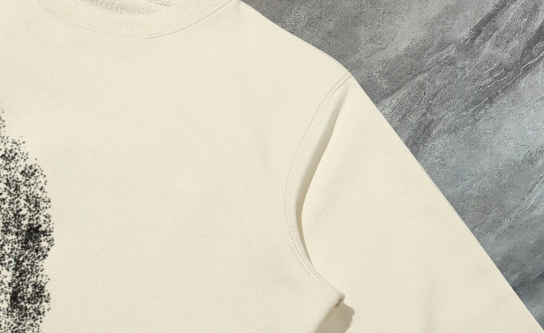 P210 High-version sweatshirt) [Long-term stock] 〖𝐌𝐎𝐍𝐂𝐋𝐄𝐑~Mask〗 Made of 440g heavy-weight fabric. It is different from the market currency. It can be matched with any variety and is properly handsome. 😎The whole dress is made of double waistcoats. The double waistcoats make the whole dress more three-dimensional. Not ordinary factories can do such fine work. 2025 Spring runway version of the T stage, on sale at the counter, round neck terry sweatshirt, high-end double-strand pure cotton, custom-made stretch ribs, dyed in the same vat, complete with three standards, matched with exquisite embroidered LOGO on the chest, simple and advanced, same style for men and women. Color: black, apricot, white, size: S M L XL 2XL