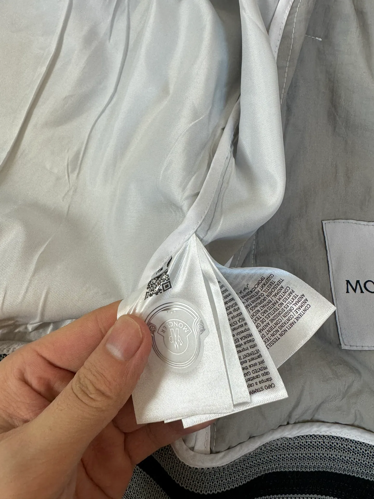 P290 Style number: B22 Moncler 2025FW spring new thin windbreaker Size: M-XXL