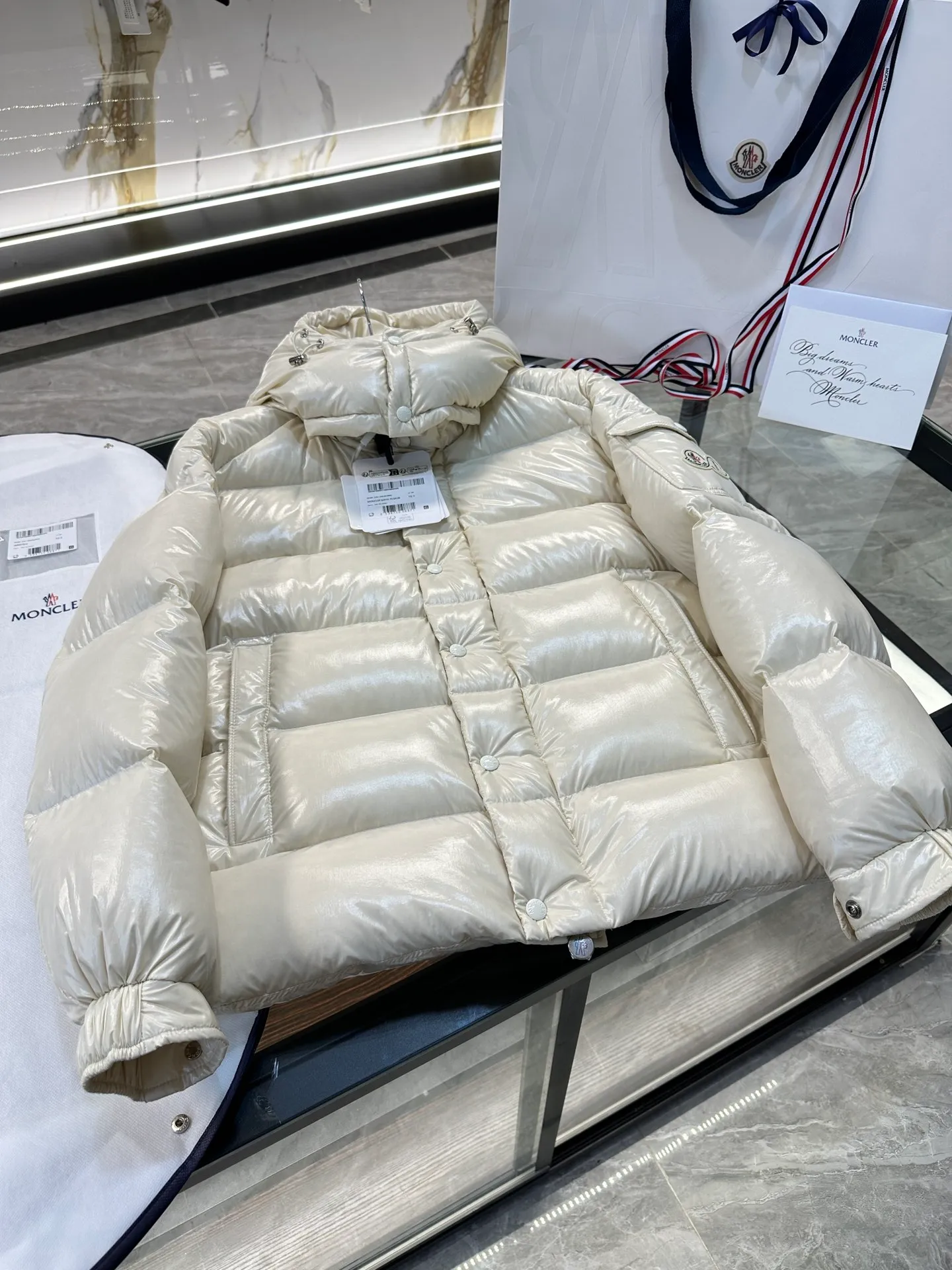 P760 Moncler Maya 70 winter short down jacket. Duck down filled version. More details in real photos.