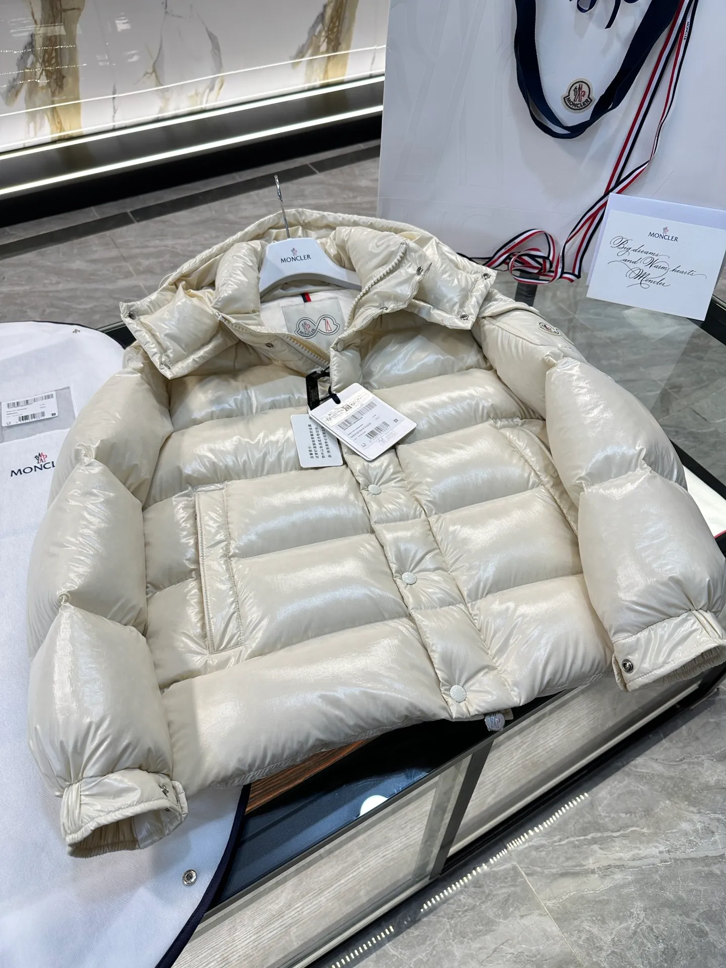P760 Moncler Maya 70 winter short down jacket. Duck down filled version. More details in real photos.