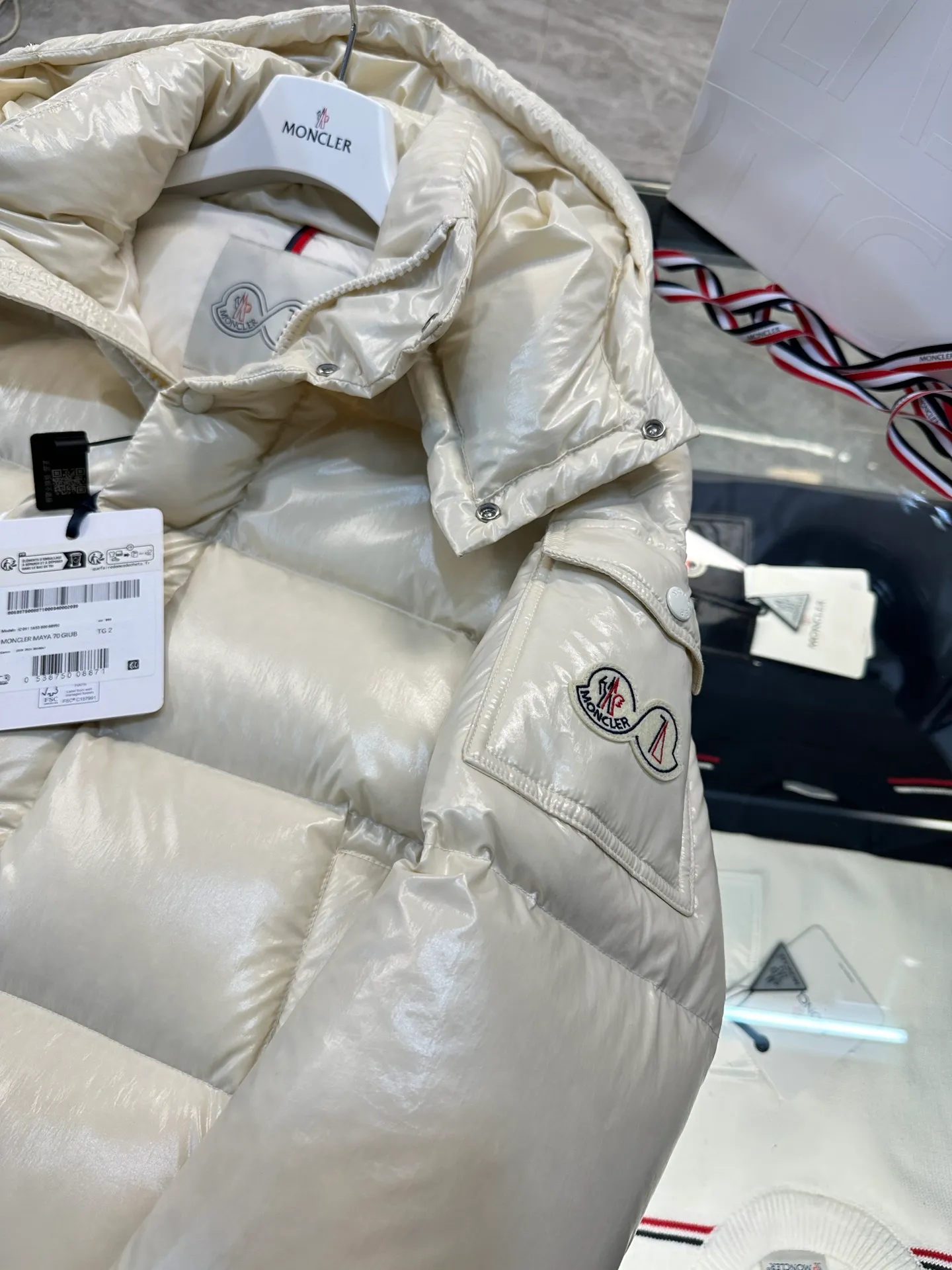 P760 Moncler Maya 70 winter short down jacket. Duck down filled version. More details in real photos.