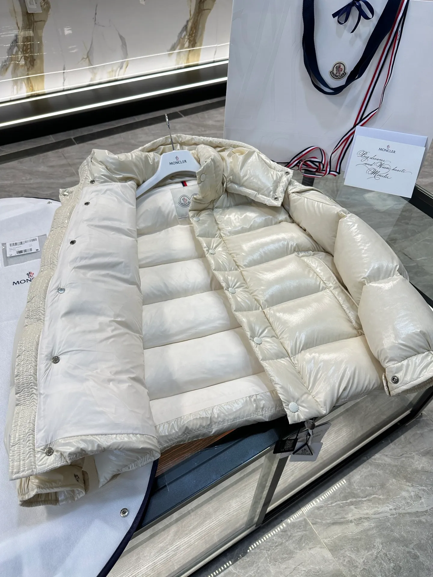 P760 Moncler Maya 70 winter short down jacket. Duck down filled version. More details in real photos.