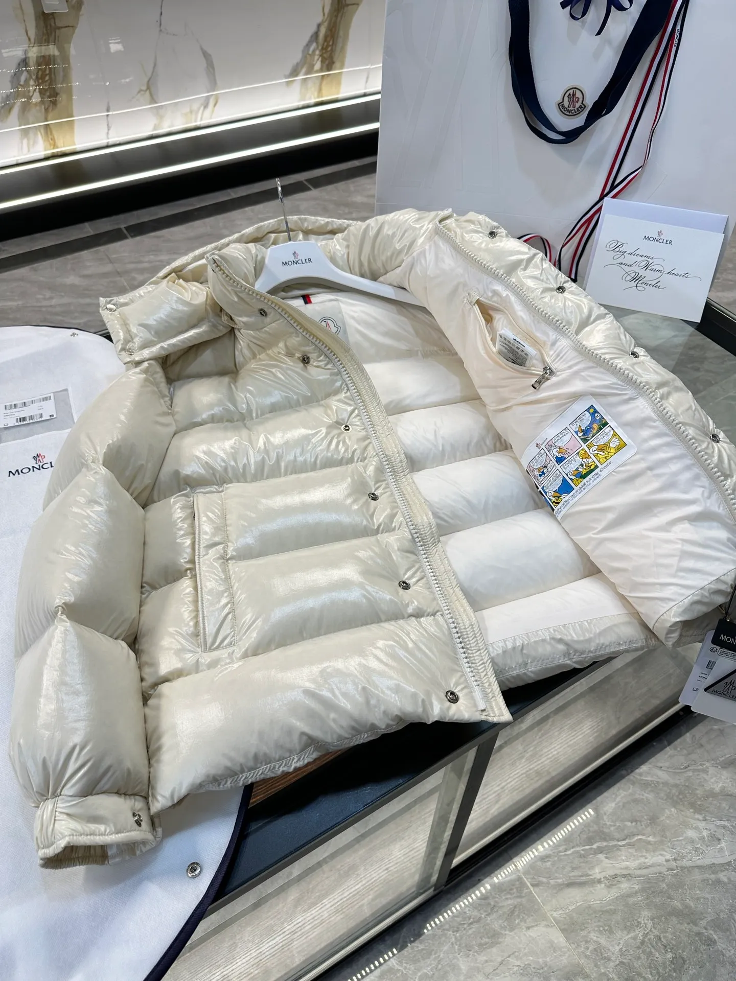 P760 Moncler Maya 70 winter short down jacket. Duck down filled version. More details in real photos.