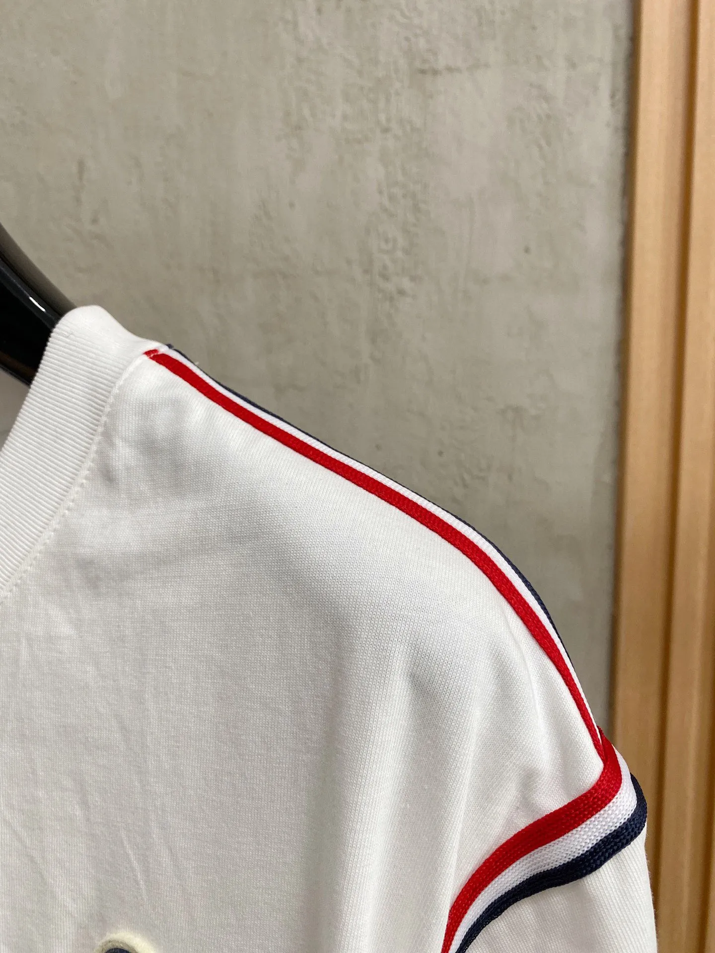 P570 Brand [MONCLER Mouth Covered] 2025 round neck short-sleeved shorts suit. The pure cotton fabric upper body will not be stuffy, the smooth and comfortable skin-friendly effect is more breathable, the fabric has its own texture, classic logo technology, a new interpretation from a unique angle, fashionable and versatile choice! Size: M-3XL (maximum wear: 190 pounds)