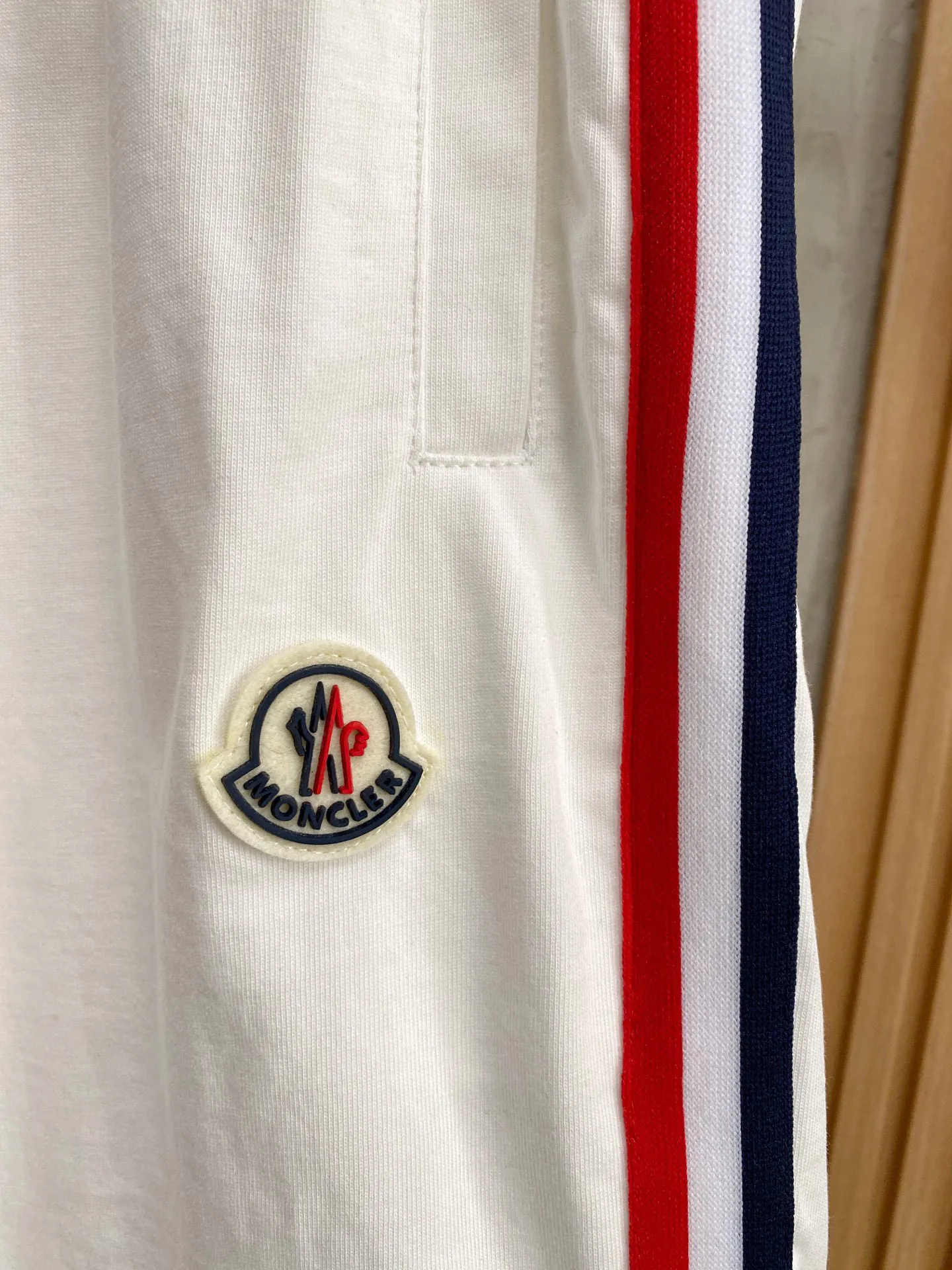 P570 Brand [MONCLER Mouth Covered] 2025 round neck short-sleeved shorts suit. The pure cotton fabric upper body will not be stuffy, the smooth and comfortable skin-friendly effect is more breathable, the fabric has its own texture, classic logo technology, a new interpretation from a unique angle, fashionable and versatile choice! Size: M-3XL (maximum wear: 190 pounds)